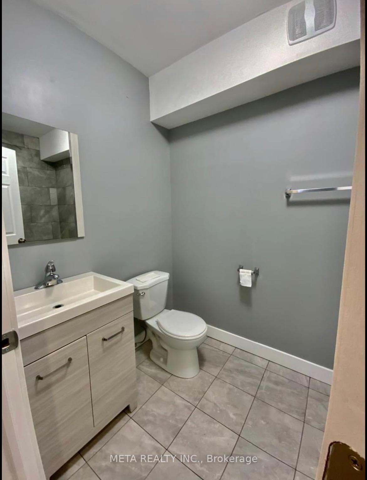 Photo 4 of Unit 2, 1 Bloomfield Avenue, St. Catharines, Secord Woods — HOMEH