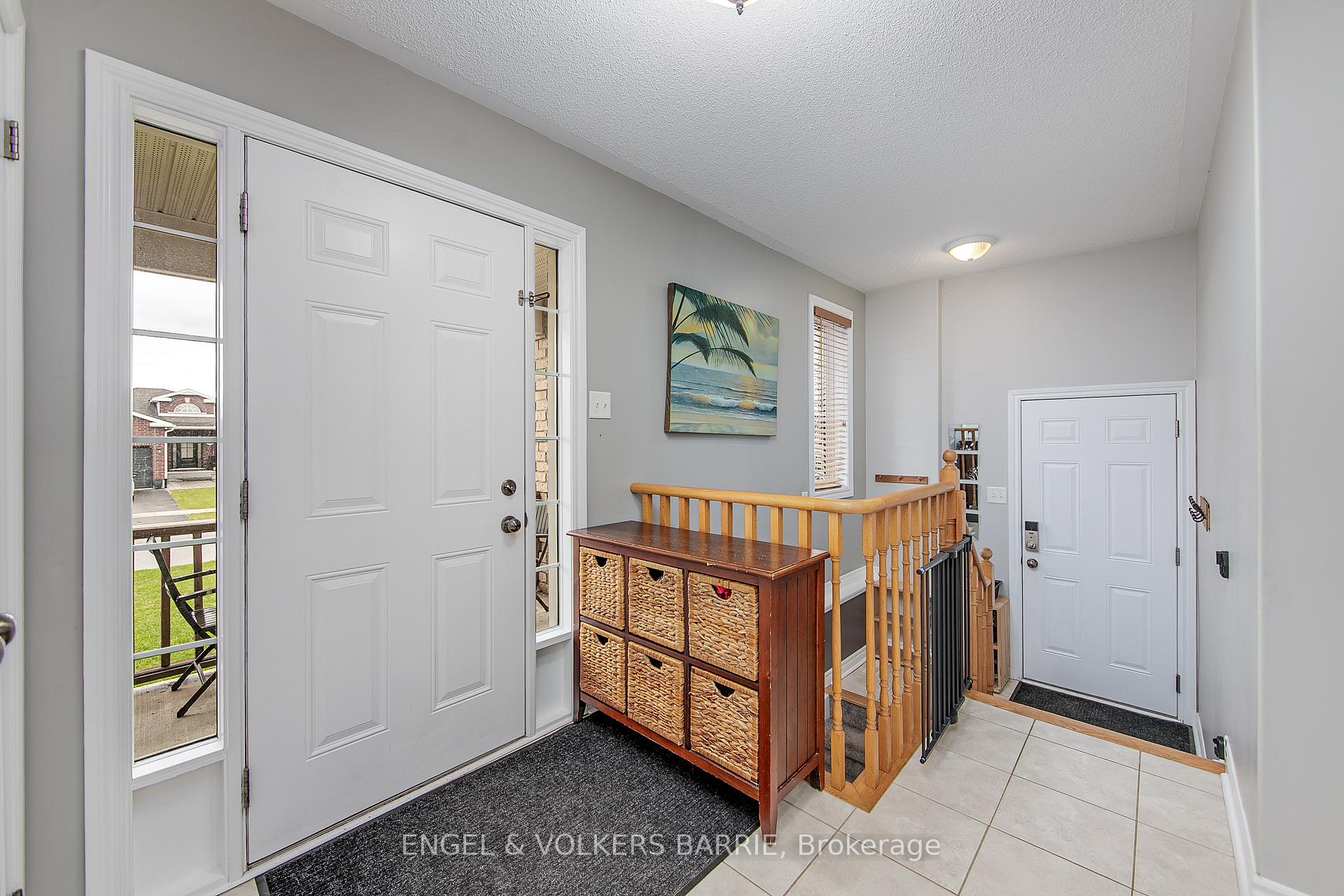 Photo 3 of 6 Whitfield Crescent, Springwater, Elmvale — HOMEH