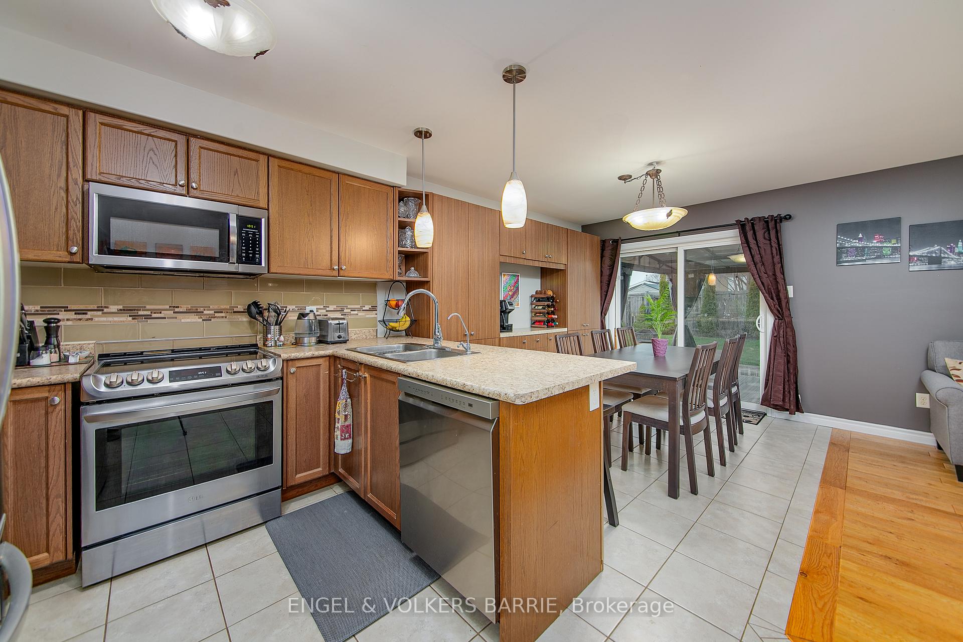 Photo 6 of 6 Whitfield Crescent, Springwater, Elmvale — HOMEH