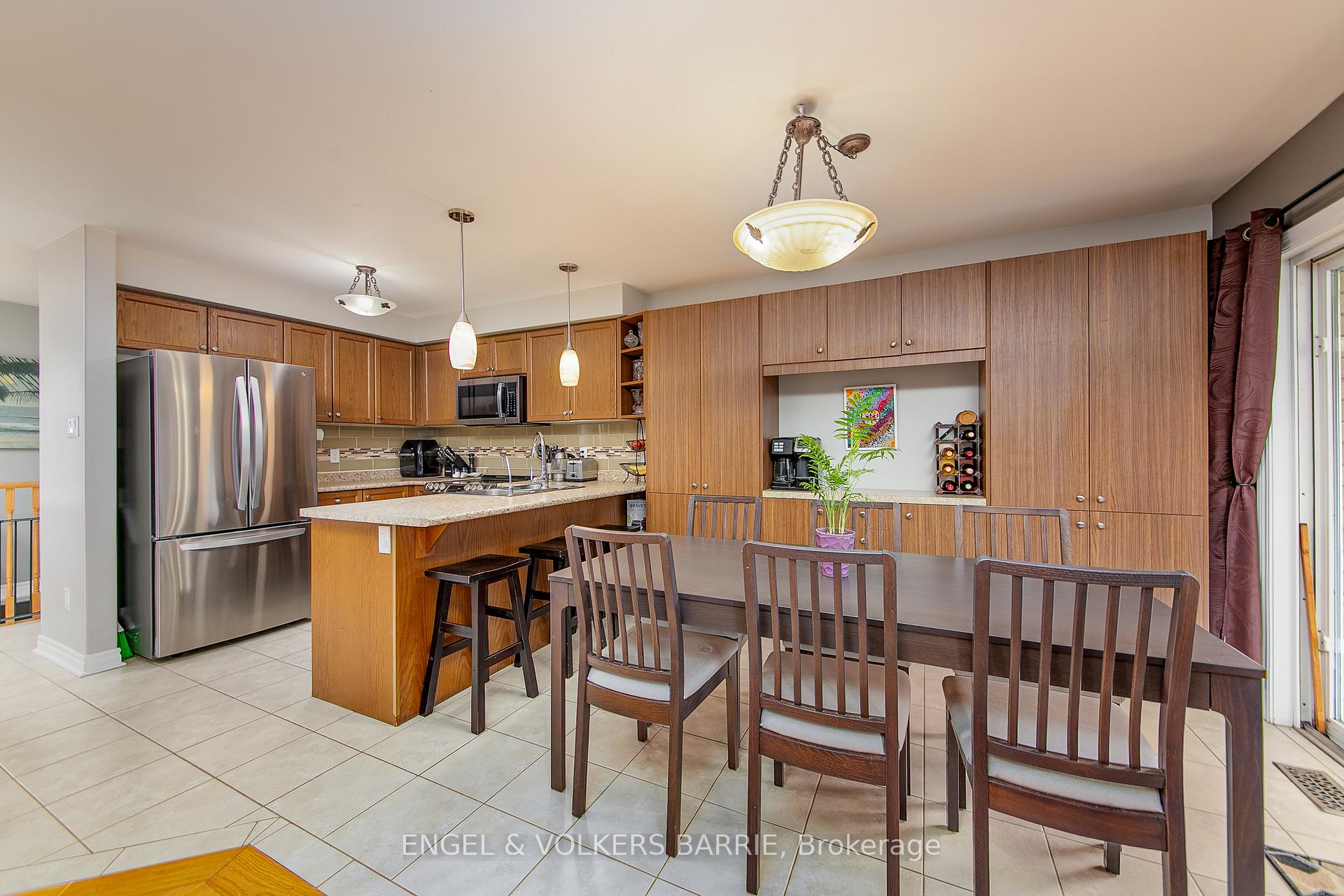 Photo 12 of 6 Whitfield Crescent, Springwater, Elmvale — HOMEH