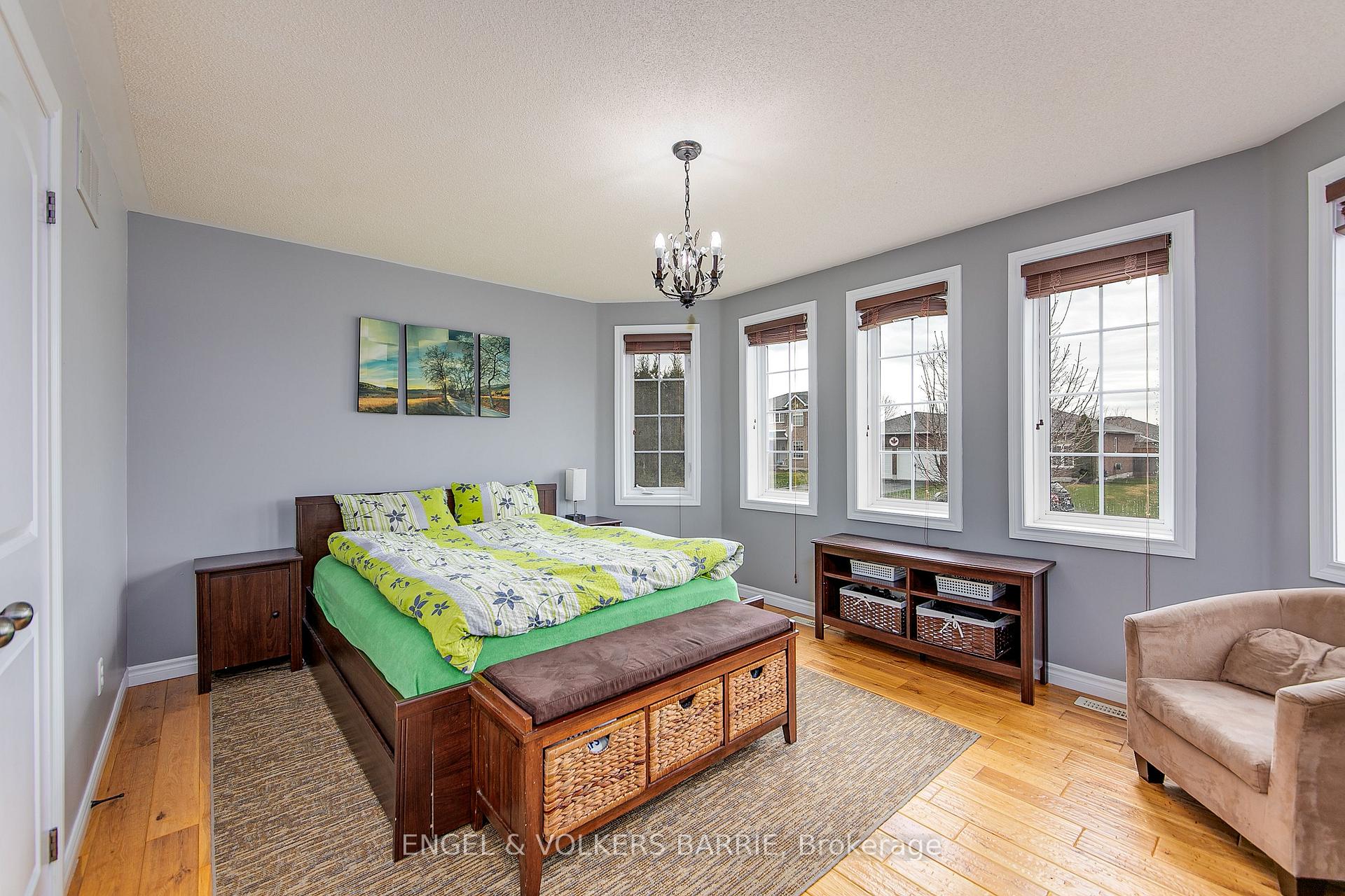 Photo 18 of 6 Whitfield Crescent, Springwater, Elmvale — HOMEH