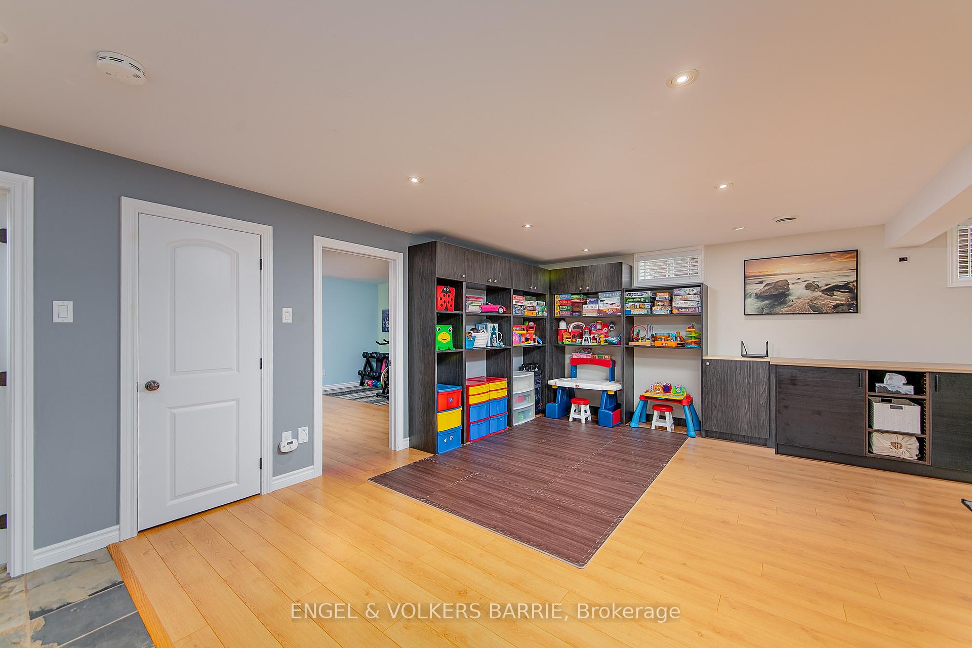 Photo 25 of 6 Whitfield Crescent, Springwater, Elmvale — HOMEH