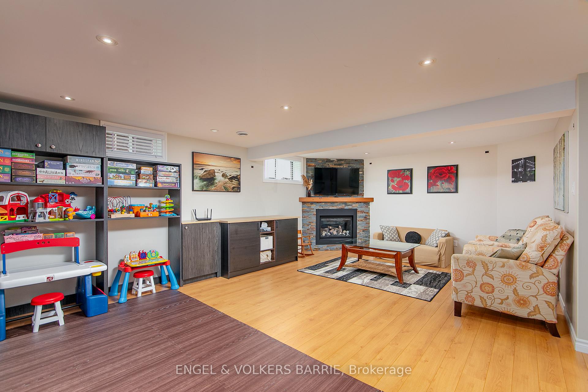 Photo 26 of 6 Whitfield Crescent, Springwater, Elmvale — HOMEH