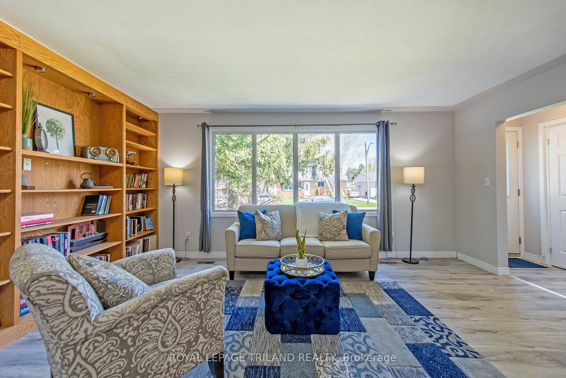 Photo 9 of 24 Dunwich Drive, St. Thomas — HOMEH