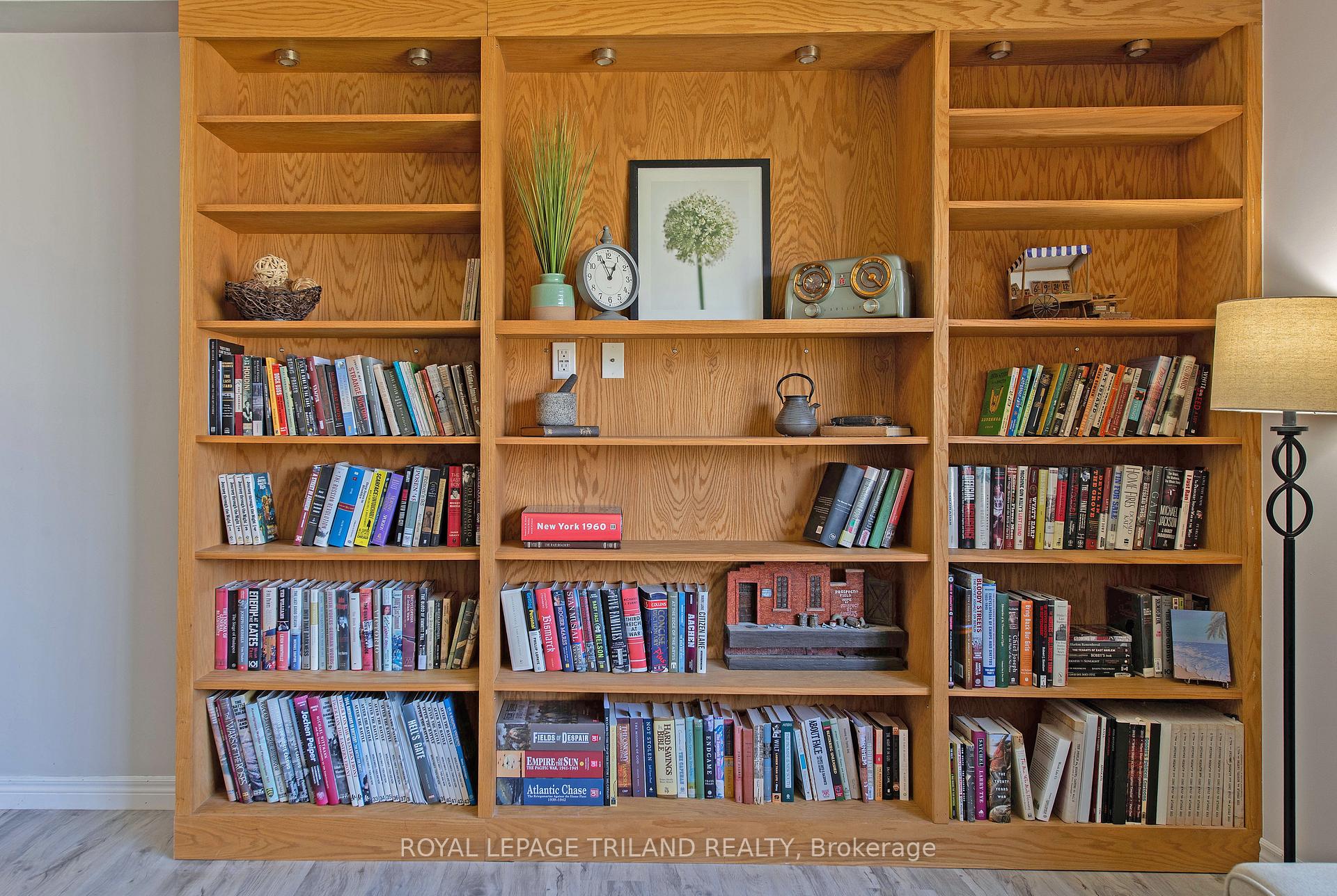Photo 11 of 24 Dunwich Drive, St. Thomas — HOMEH