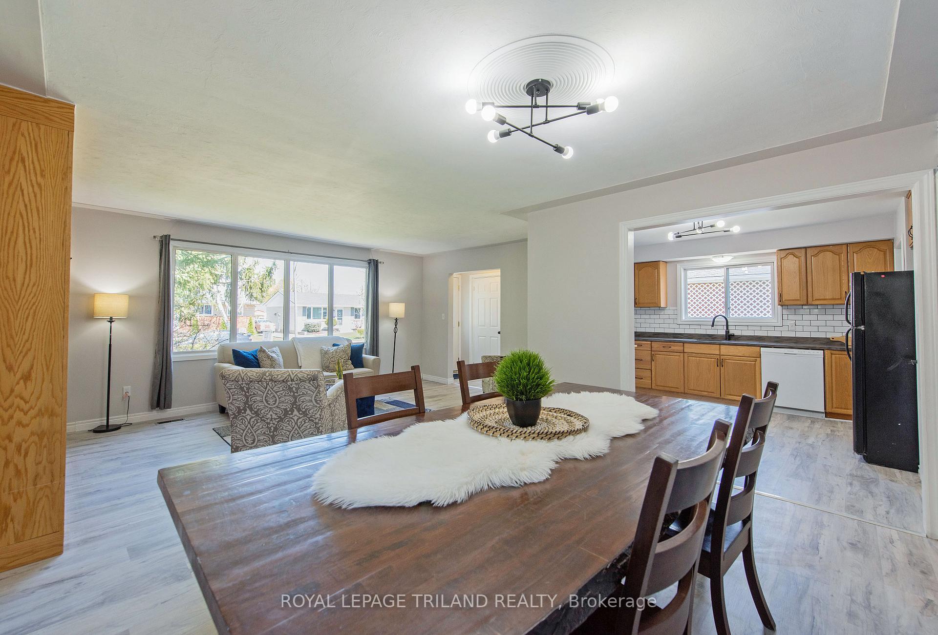 Photo 13 of 24 Dunwich Drive, St. Thomas — HOMEH