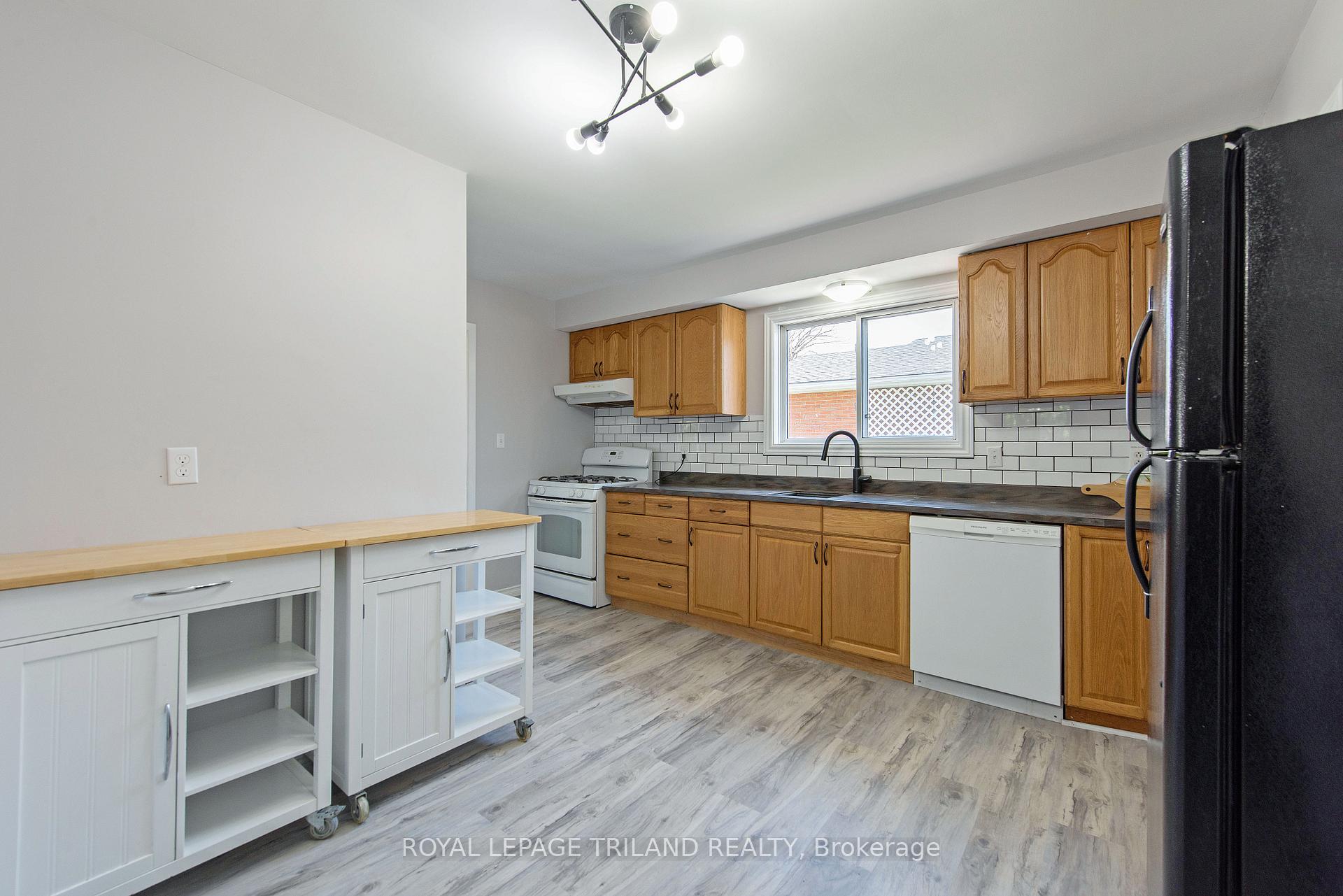 Photo 16 of 24 Dunwich Drive, St. Thomas — HOMEH
