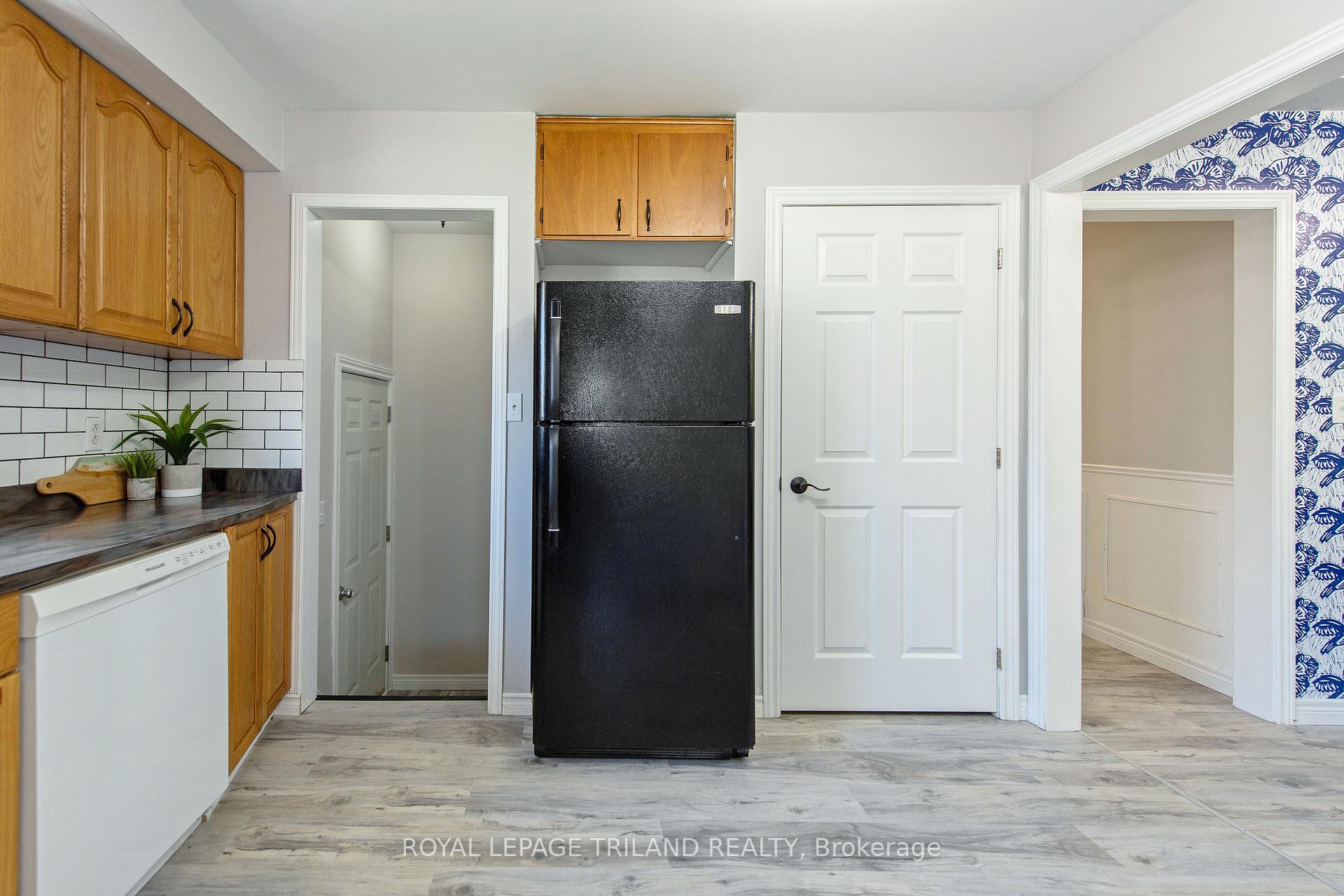 Photo 17 of 24 Dunwich Drive, St. Thomas — HOMEH