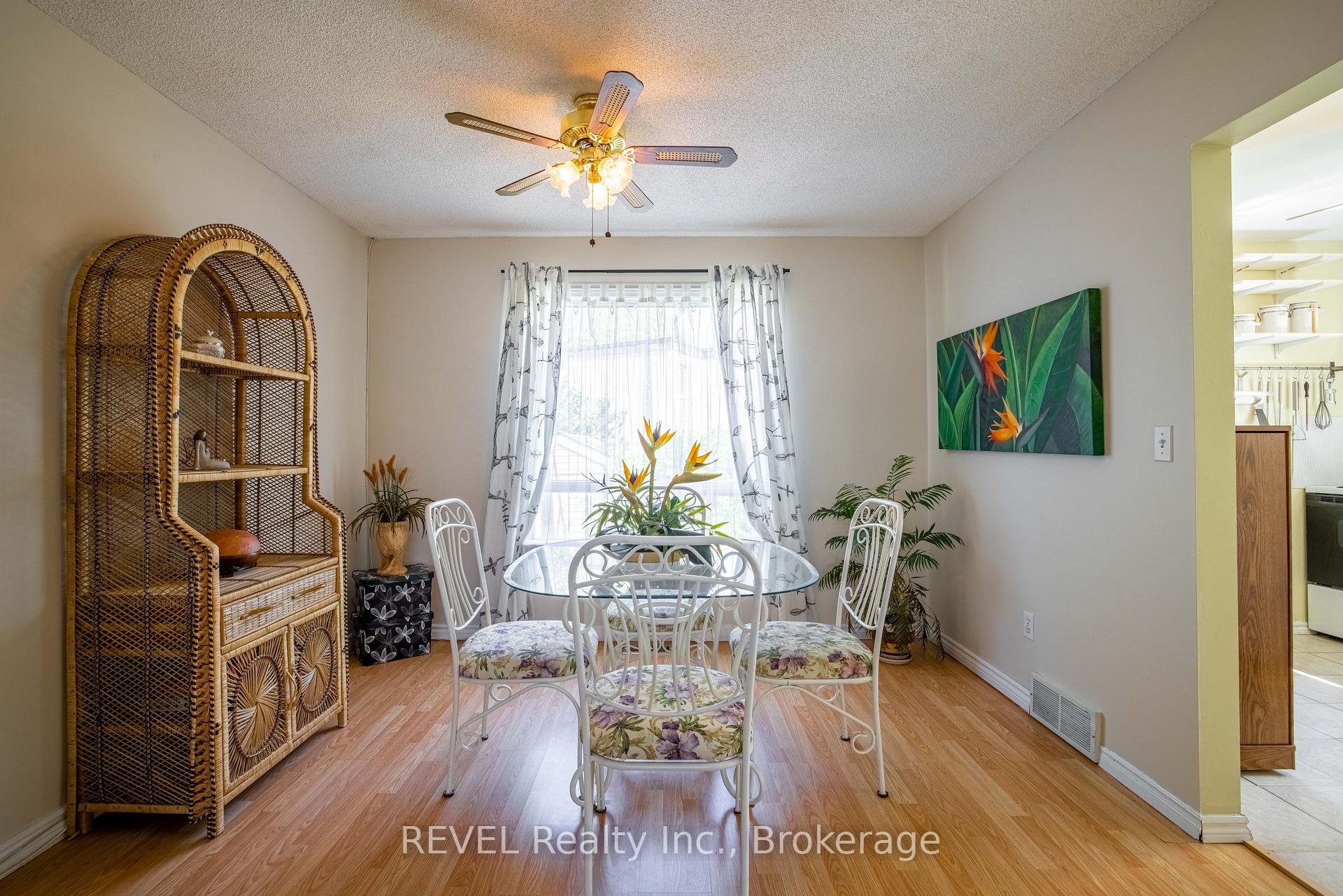 Photo 10 of 37 Manchester Avenue, St. Catharines, Haig — HOMEH