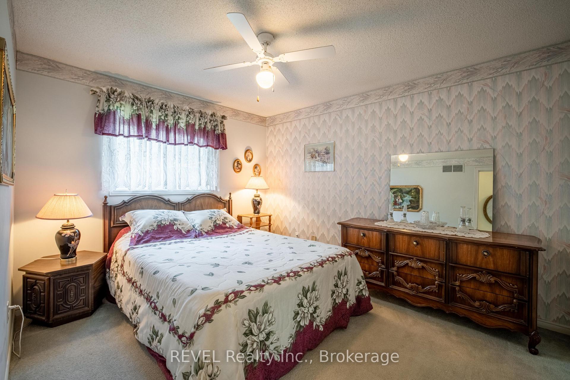 Photo 18 of 37 Manchester Avenue, St. Catharines, Haig — HOMEH