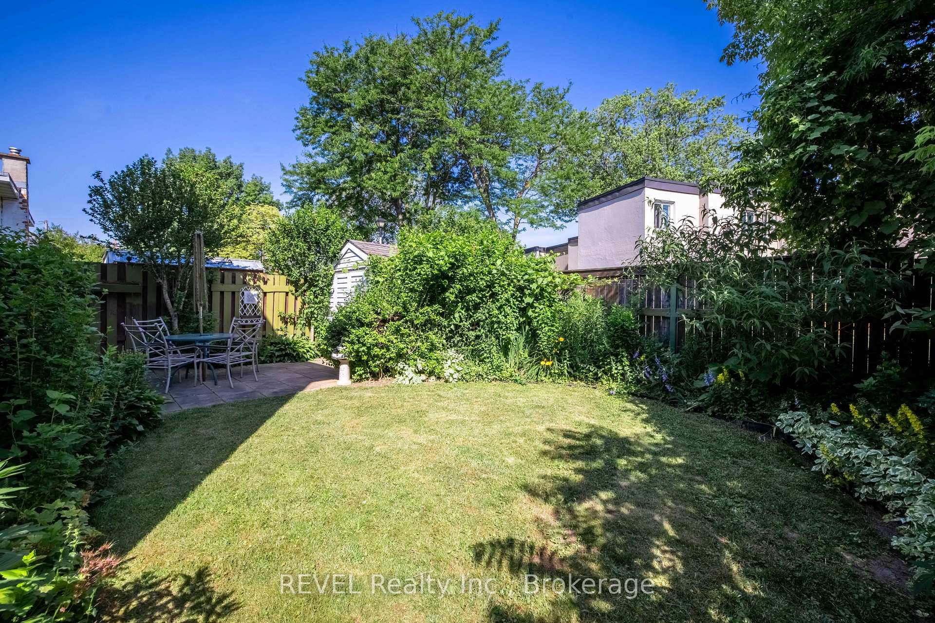 Photo 26 of 37 Manchester Avenue, St. Catharines, Haig — HOMEH