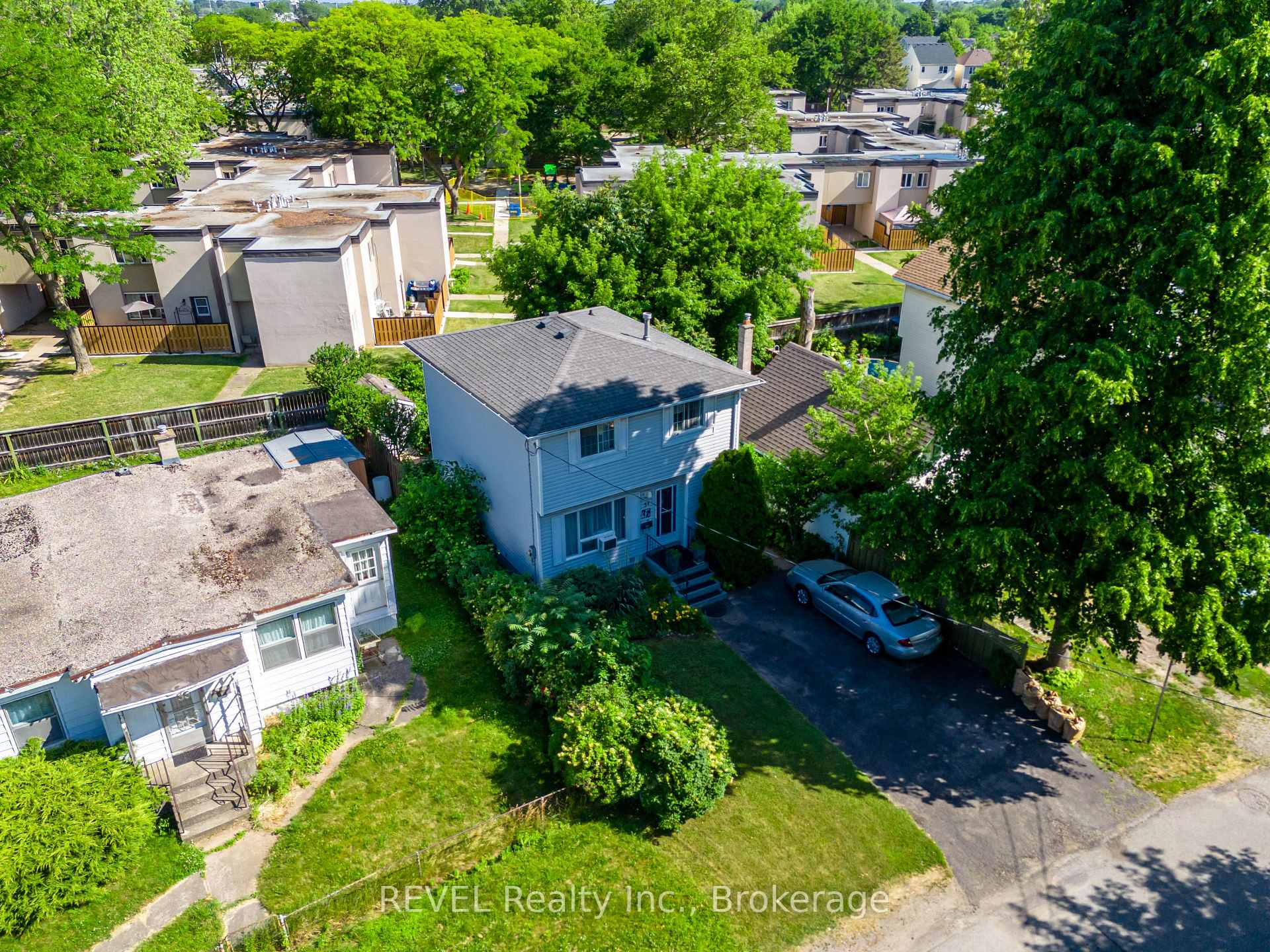 Photo 29 of 37 Manchester Avenue, St. Catharines, Haig — HOMEH