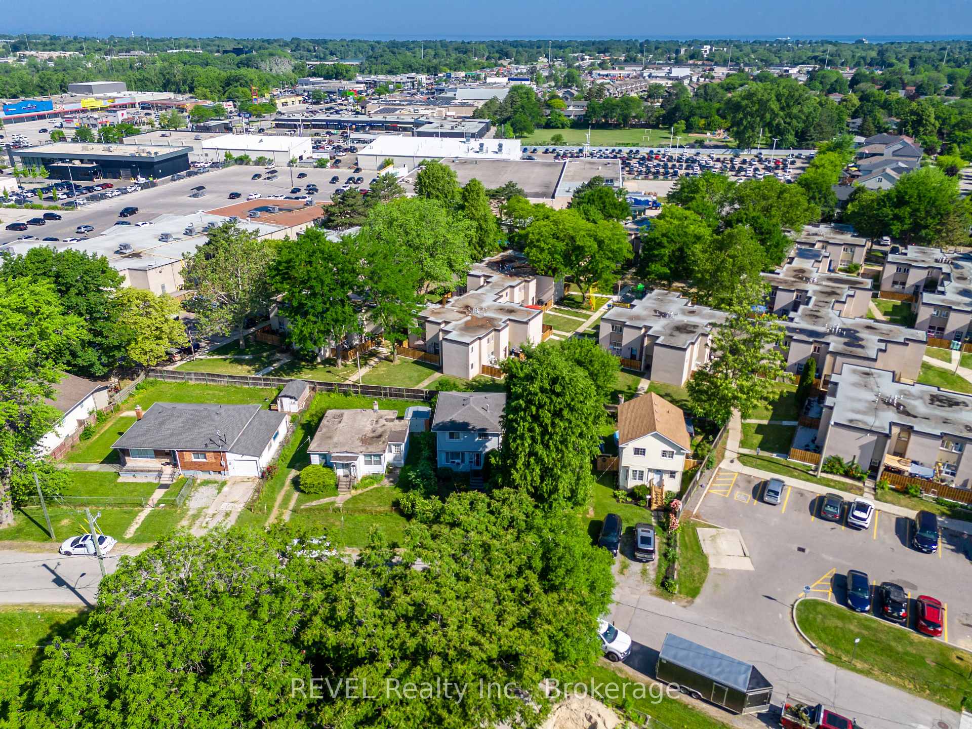 Photo 33 of 37 Manchester Avenue, St. Catharines, Haig — HOMEH