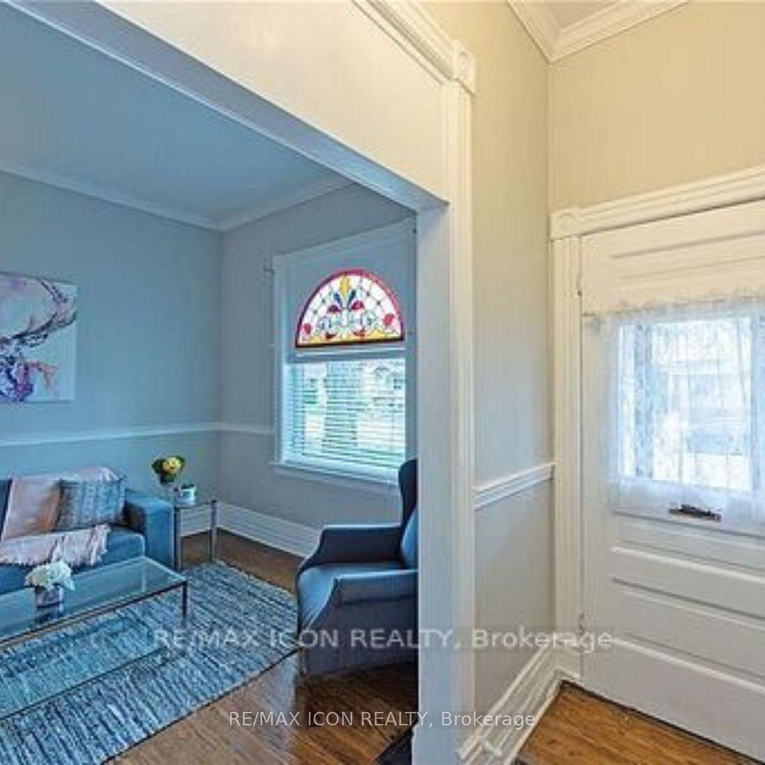 Photo 2 of 38 Chestnut Street, St. Thomas — HOMEH
