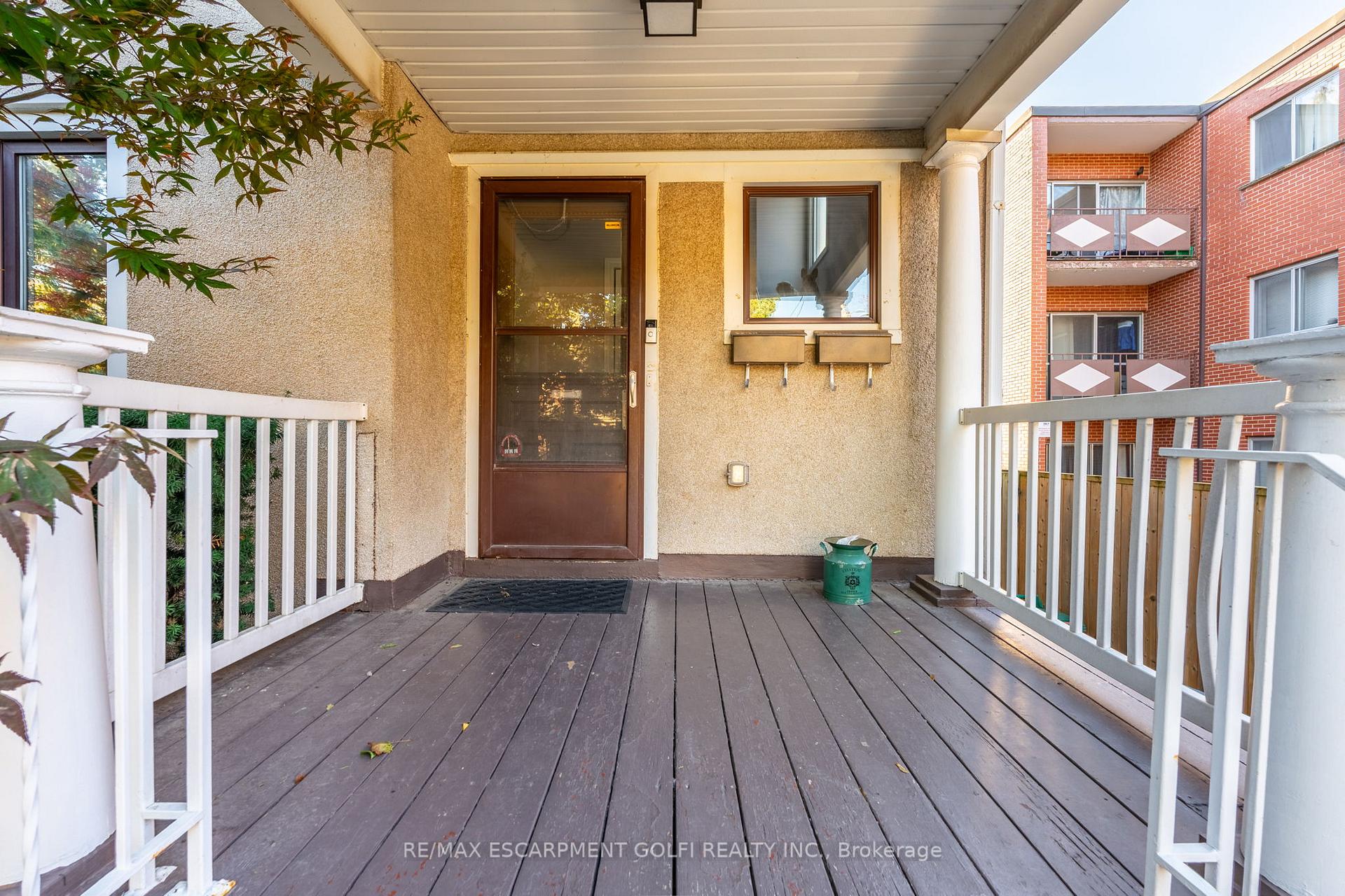 Photo 3 of 5 York Street, St. Catharines, Downtown — HOMEH