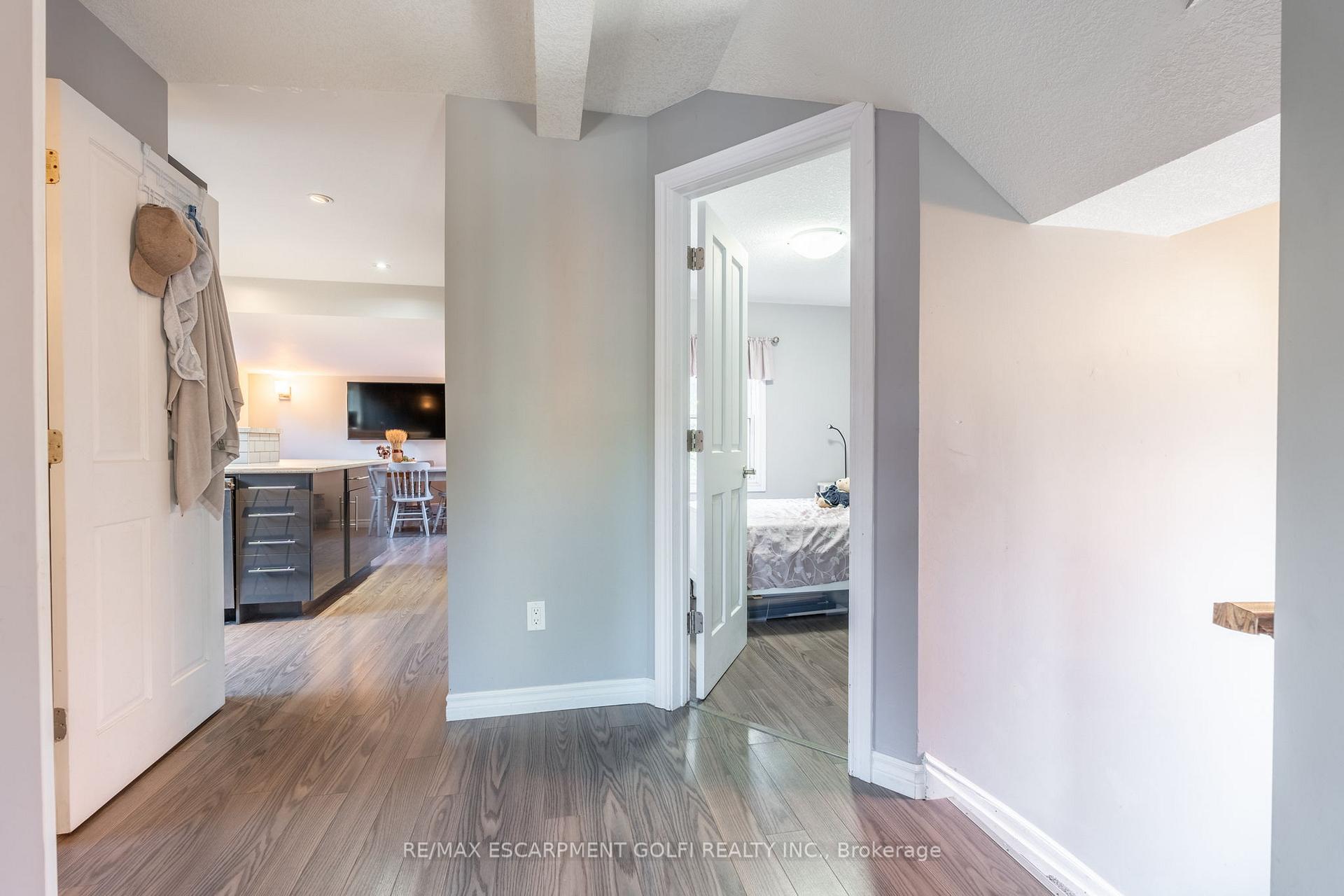Photo 7 of 5 York Street, St. Catharines, Downtown — HOMEH