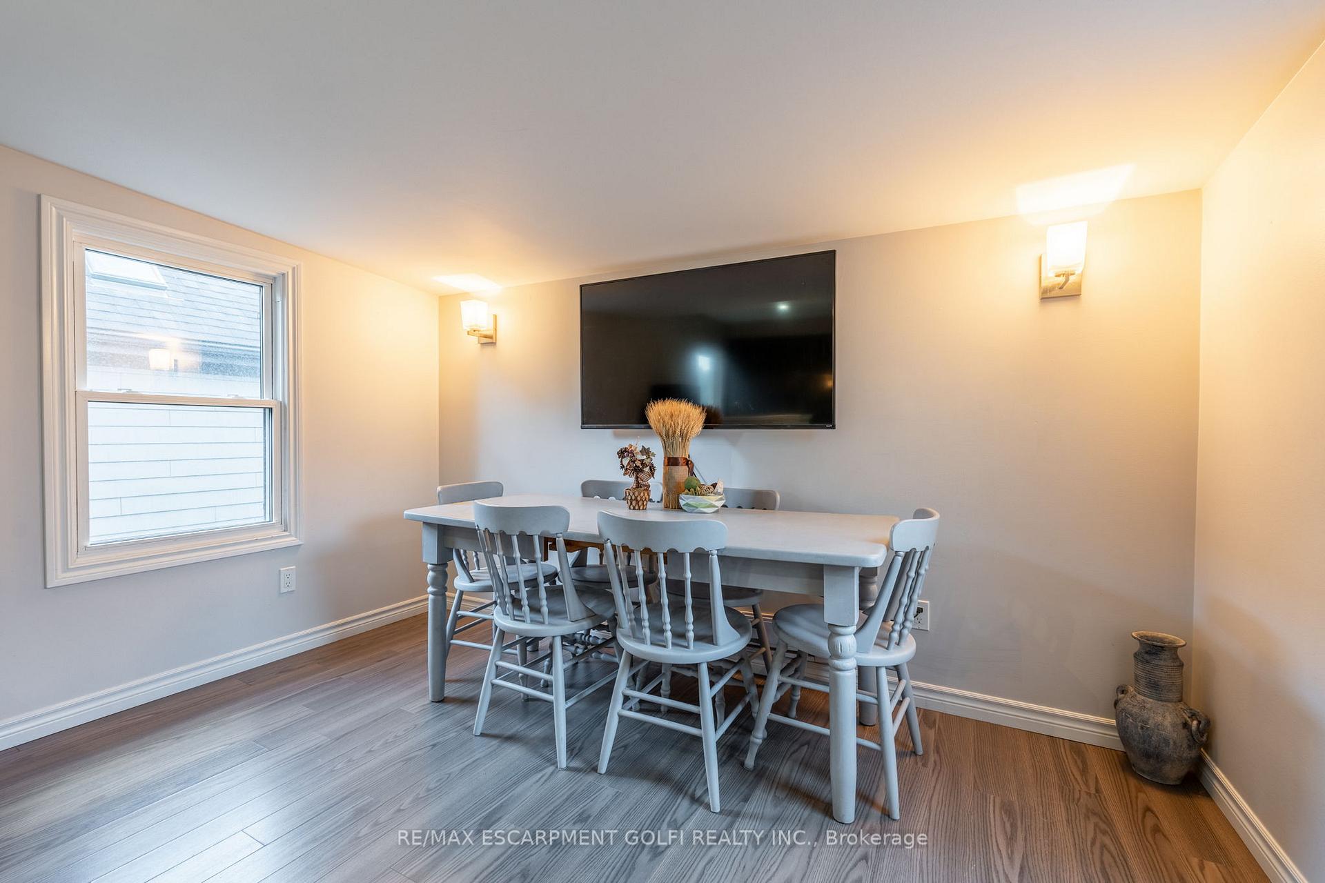 Photo 13 of 5 York Street, St. Catharines, Downtown — HOMEH