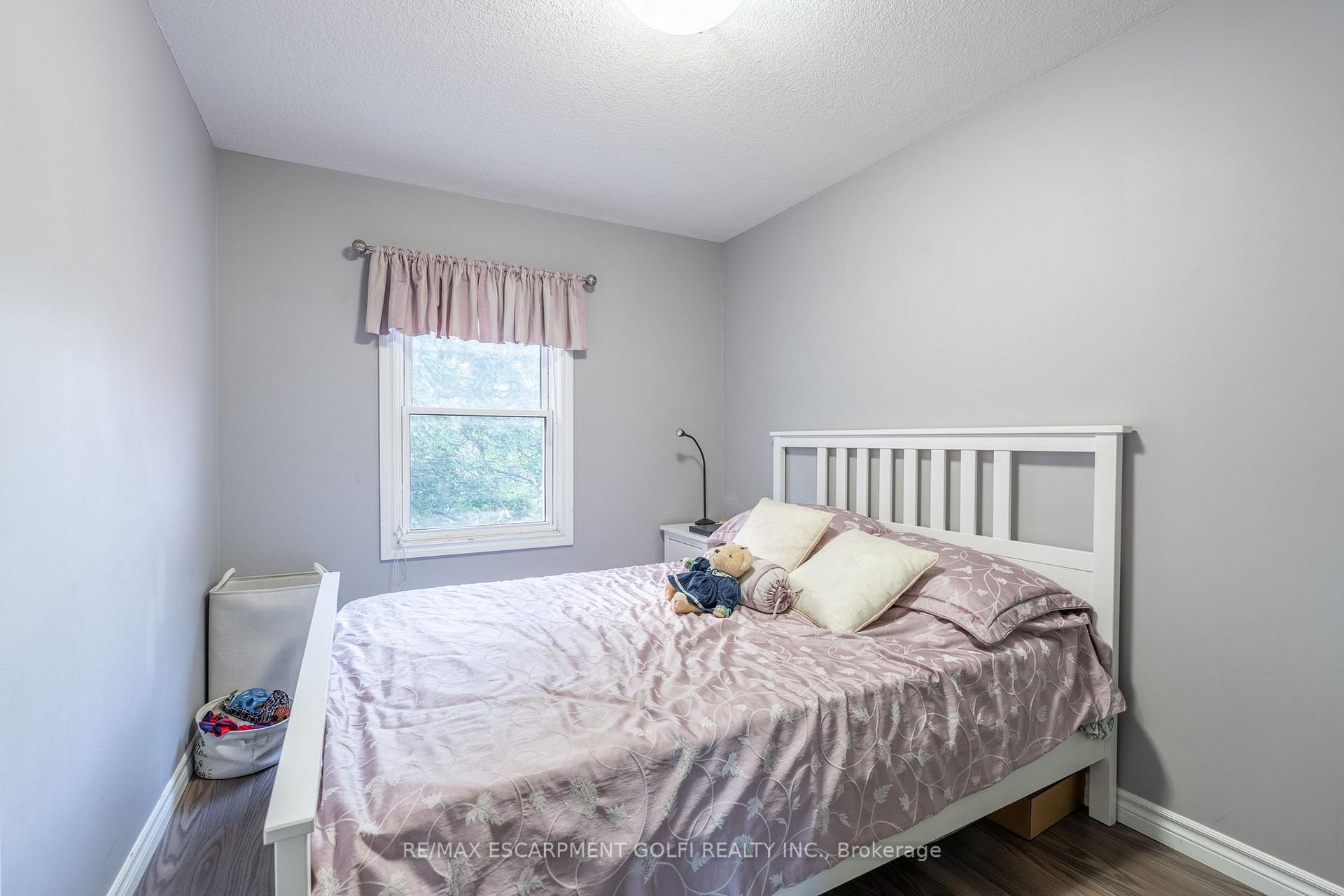 Photo 14 of 5 York Street, St. Catharines, Downtown — HOMEH