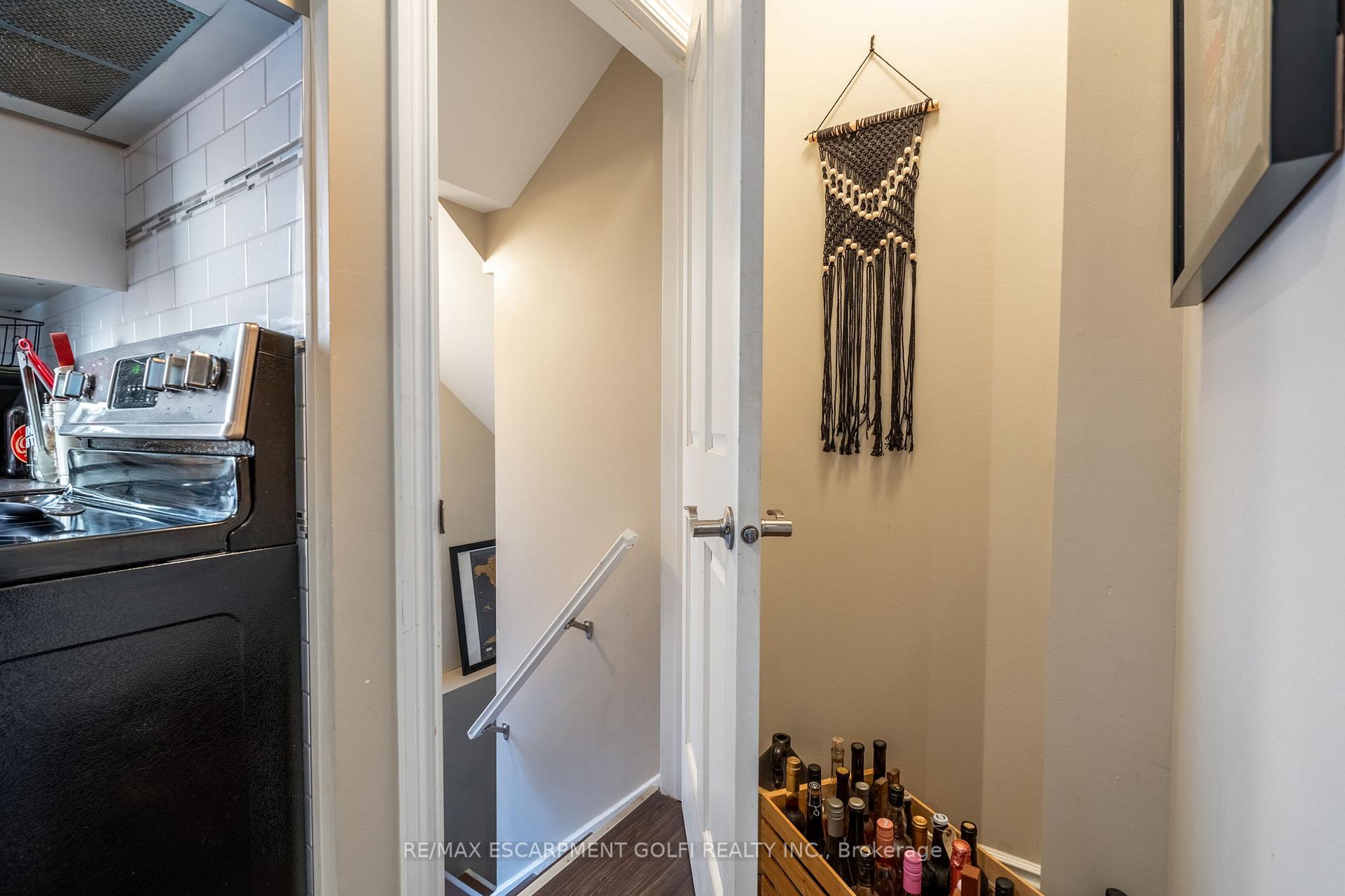 Photo 27 of 5 York Street, St. Catharines, Downtown — HOMEH
