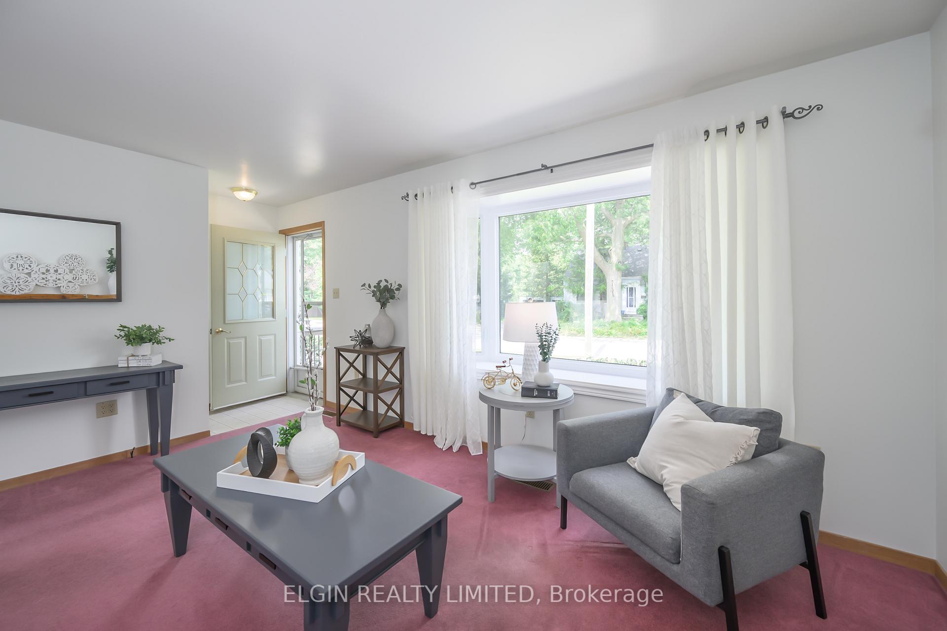 Photo 4 of 15 Oak Street, St. Thomas — HOMEH