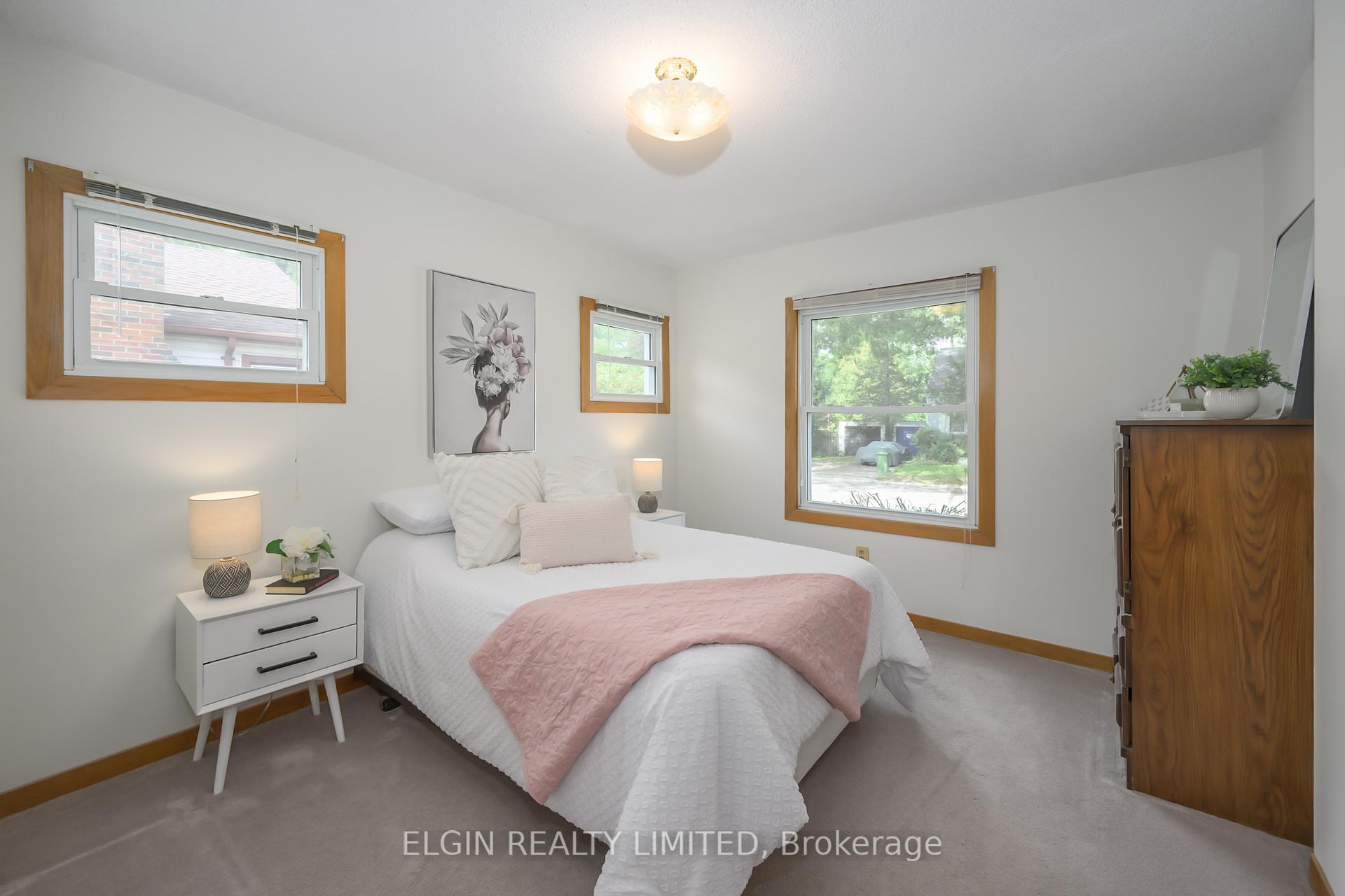 Photo 16 of 15 Oak Street, St. Thomas — HOMEH