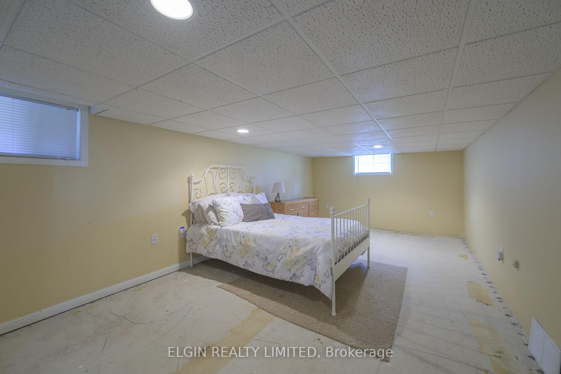 Photo 18 of 15 Oak Street, St. Thomas — HOMEH