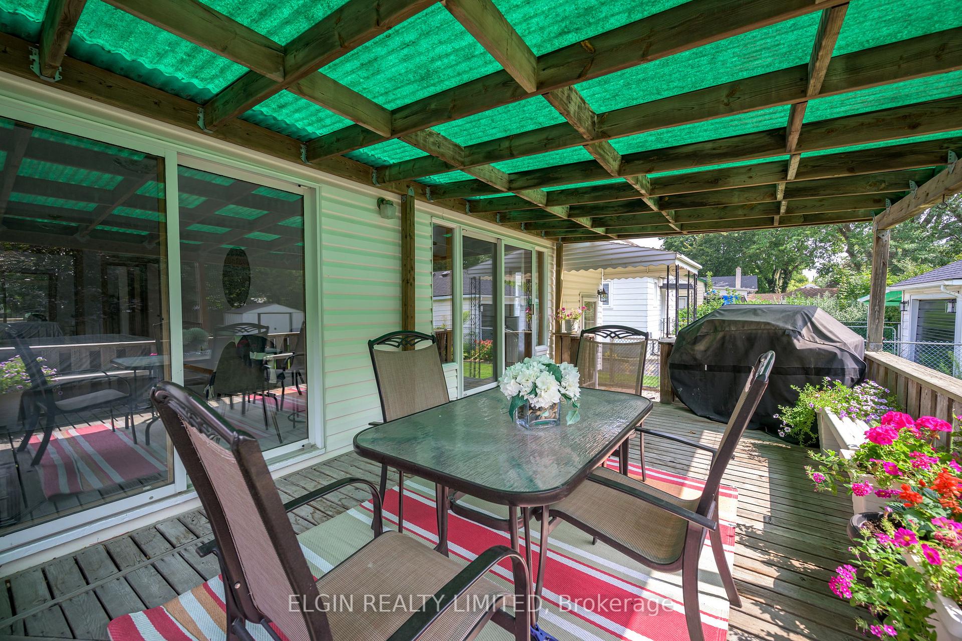 Photo 22 of 15 Oak Street, St. Thomas — HOMEH