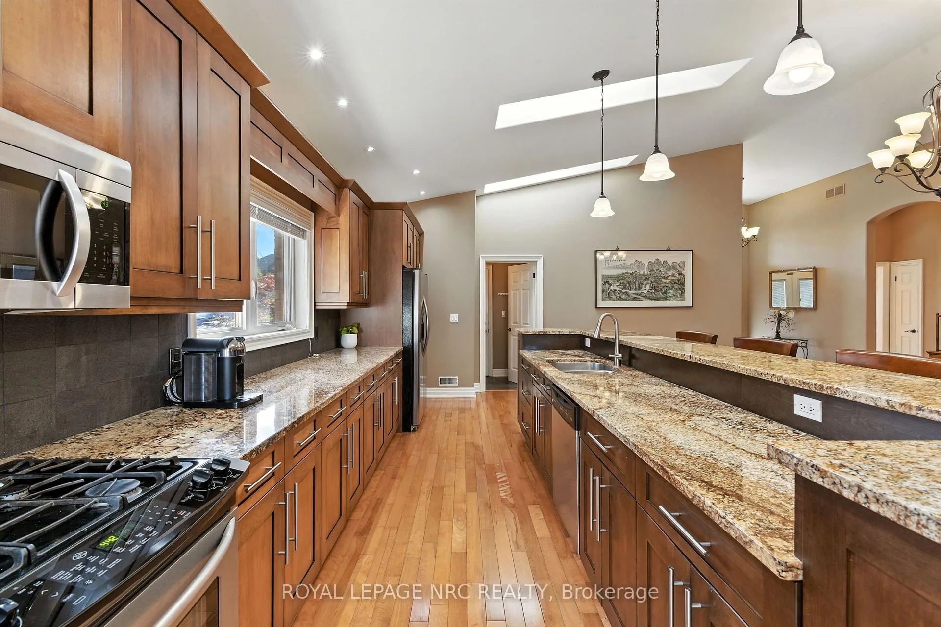 Photo 12 of 6 Mclean Court, St. Catharines, Grapeview — HOMEH