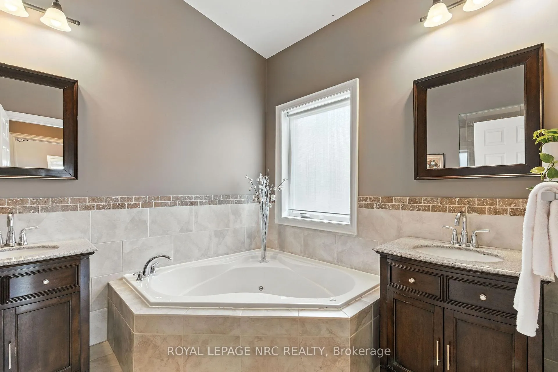 Photo 21 of 6 Mclean Court, St. Catharines, Grapeview — HOMEH