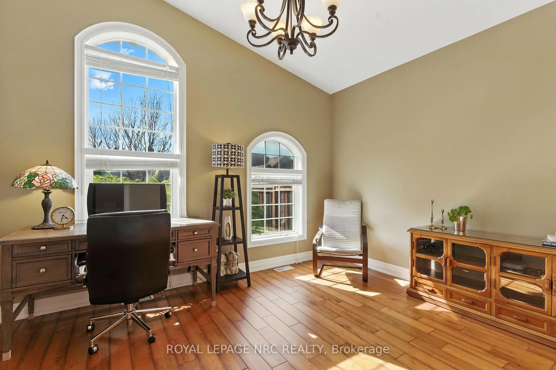 Photo 24 of 6 Mclean Court, St. Catharines, Grapeview — HOMEH