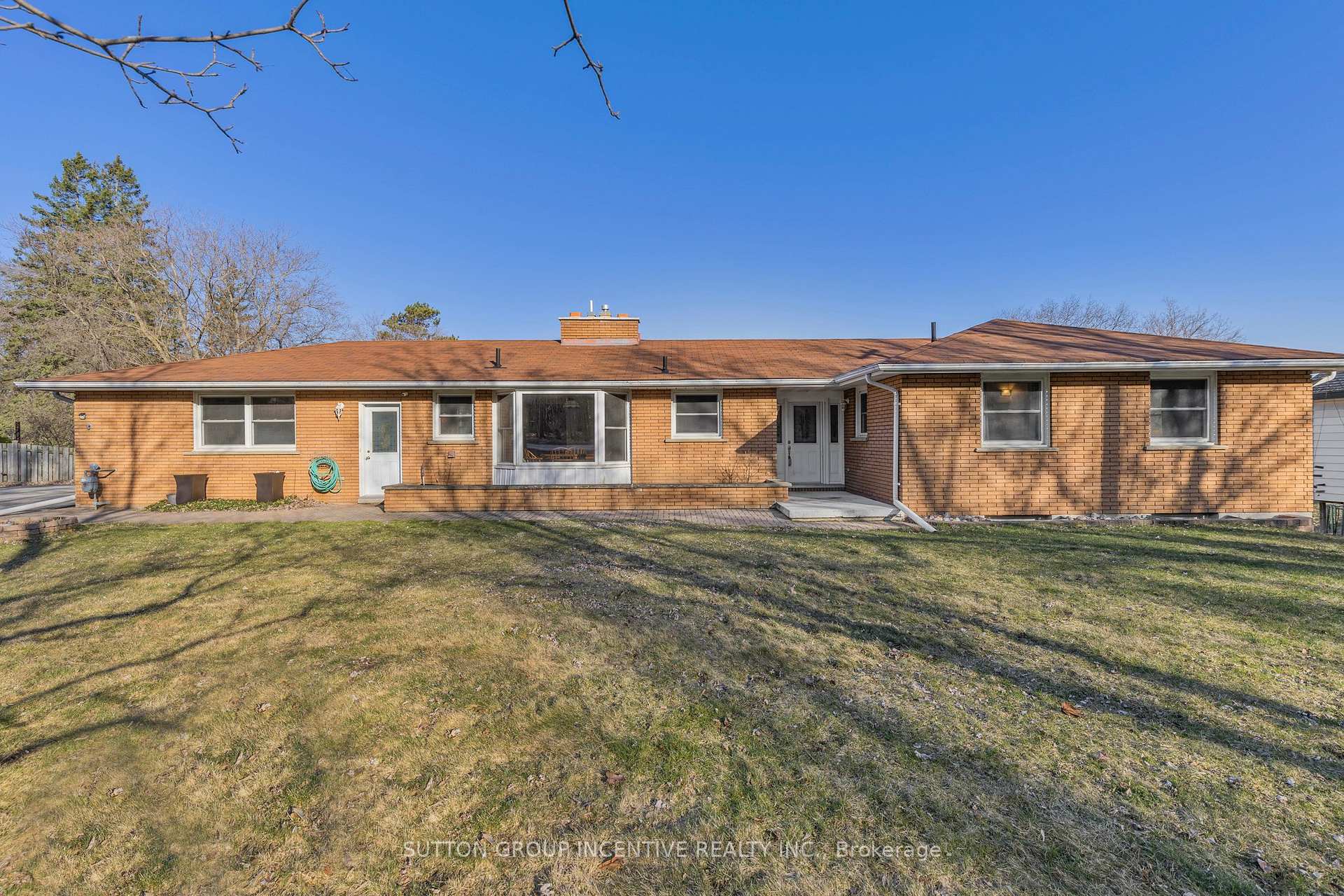 Photo 2 of 2160 Snow Valley Road, Springwater, Minesing — HOMEH