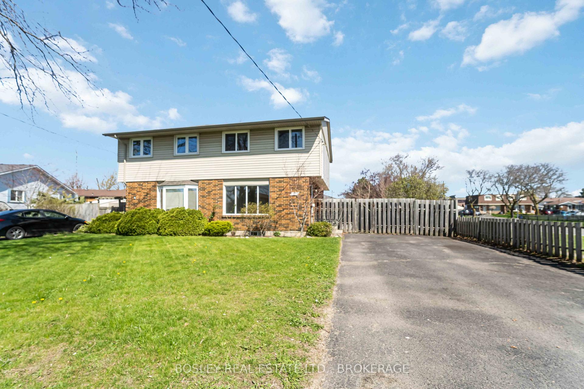 Photo 1 of 2 Crescentwood Drive, St. Catharines, Lakeport — HOMEH