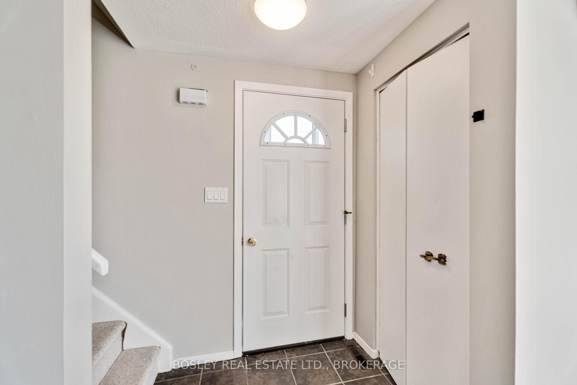 Photo 4 of 2 Crescentwood Drive, St. Catharines, Lakeport — HOMEH