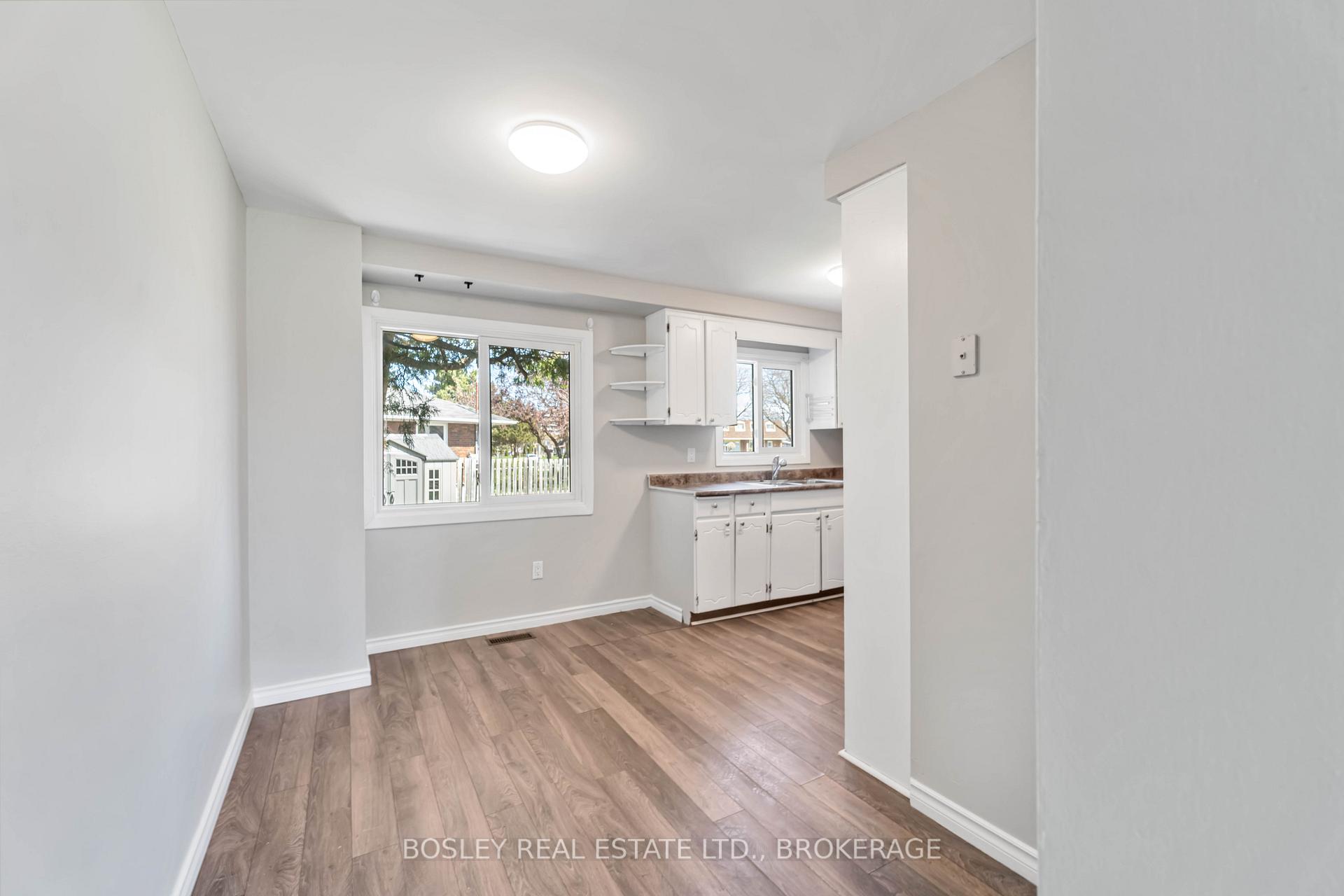 Photo 8 of 2 Crescentwood Drive, St. Catharines, Lakeport — HOMEH