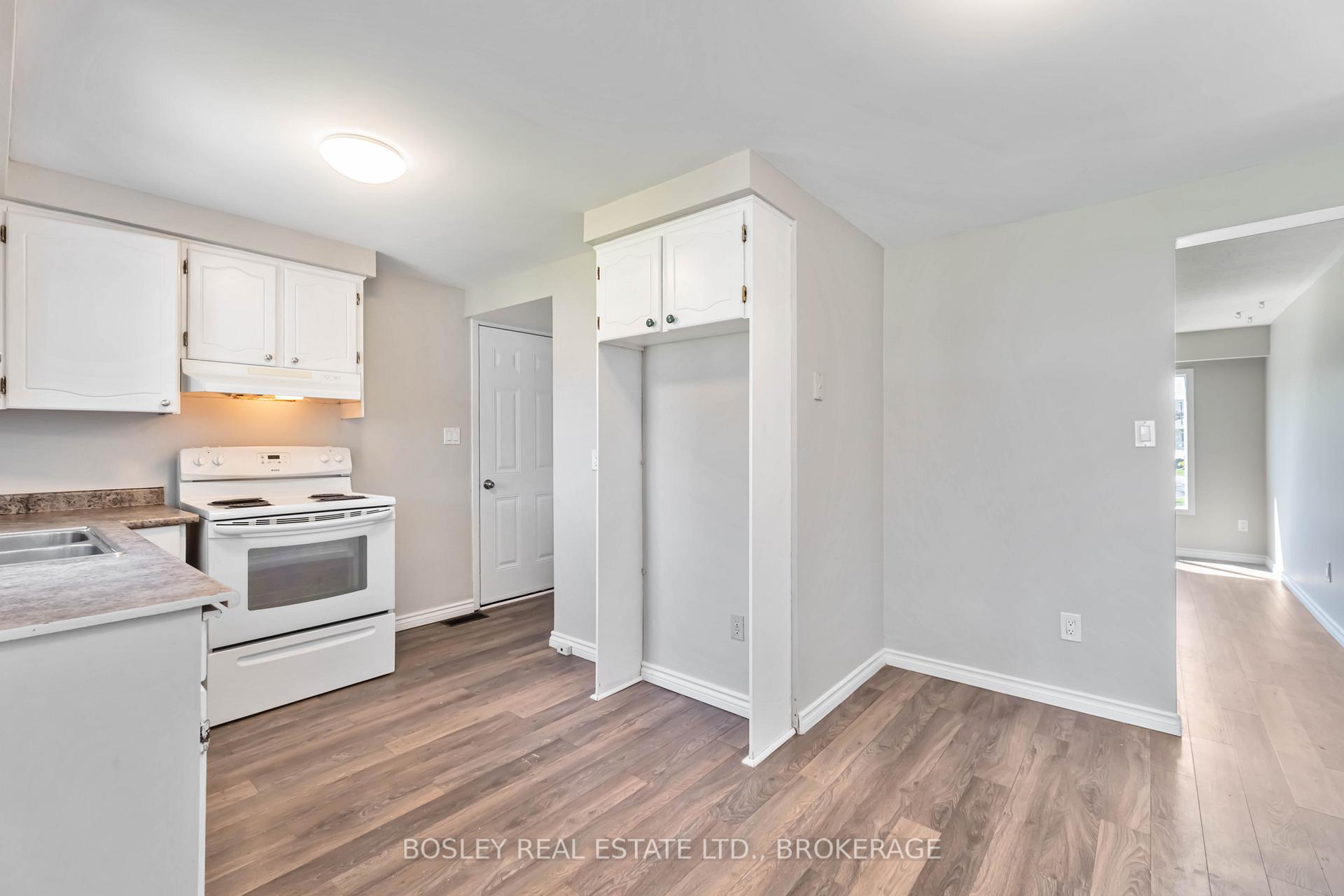 Photo 9 of 2 Crescentwood Drive, St. Catharines, Lakeport — HOMEH