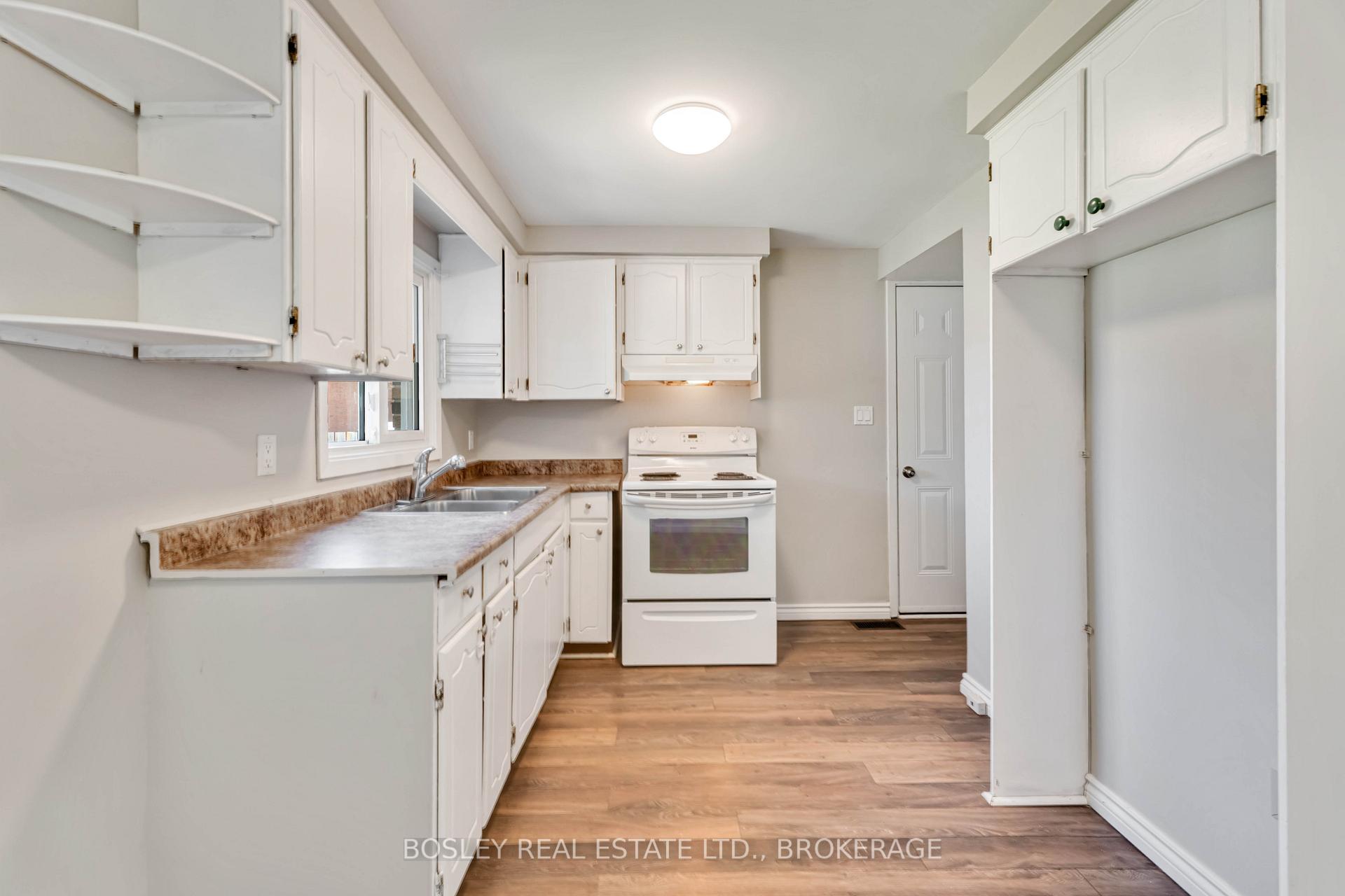 Photo 10 of 2 Crescentwood Drive, St. Catharines, Lakeport — HOMEH