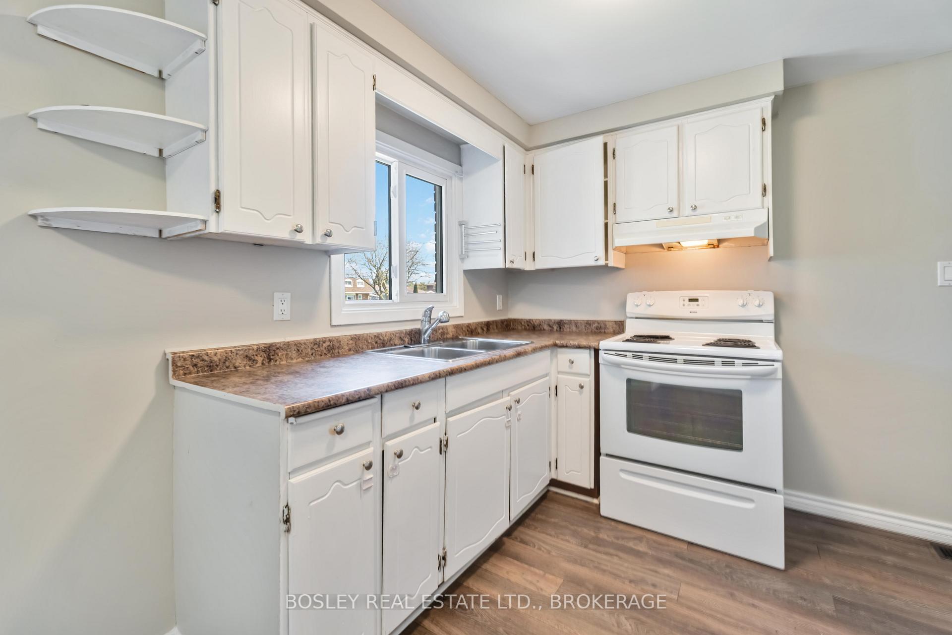 Photo 11 of 2 Crescentwood Drive, St. Catharines, Lakeport — HOMEH