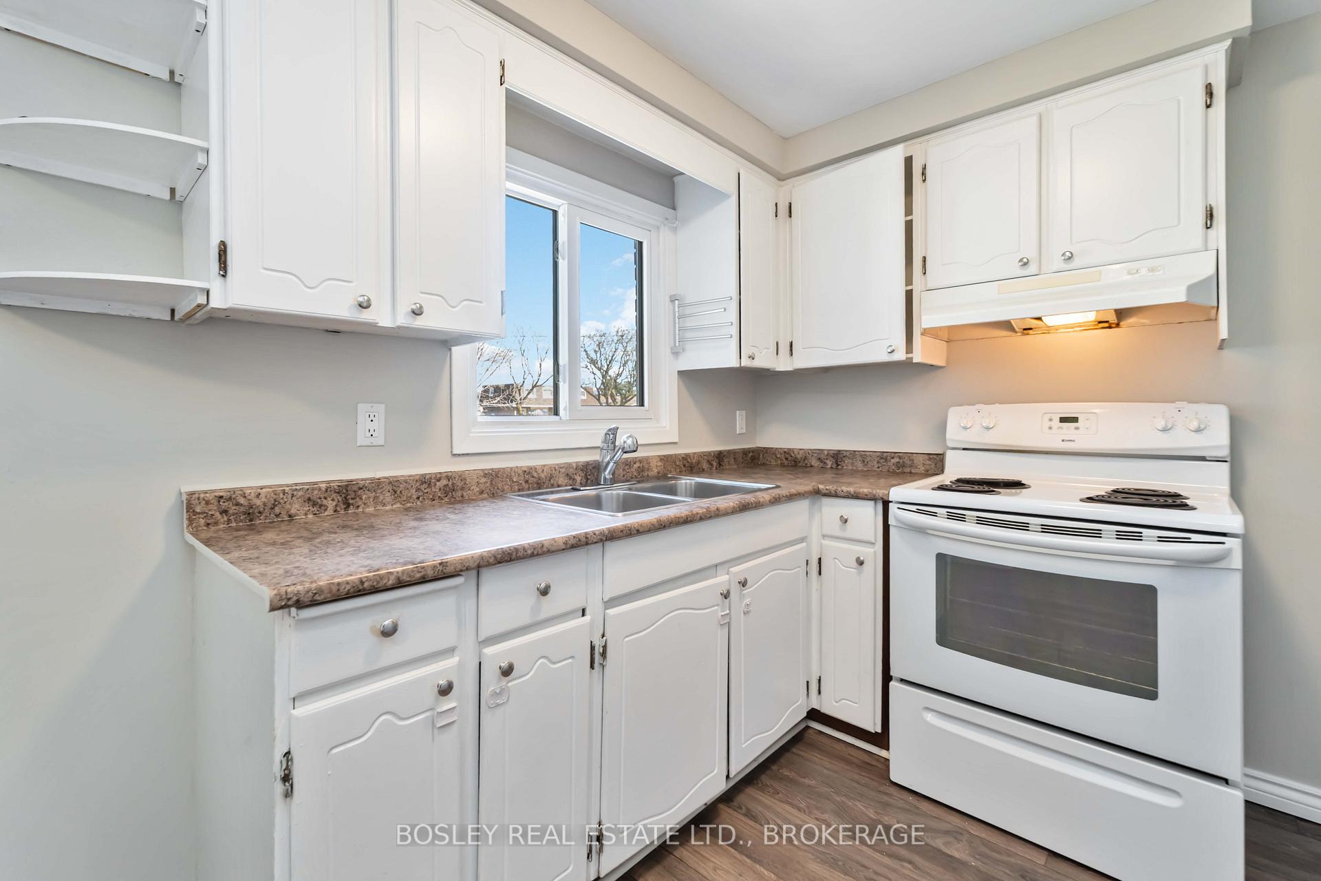Photo 12 of 2 Crescentwood Drive, St. Catharines, Lakeport — HOMEH