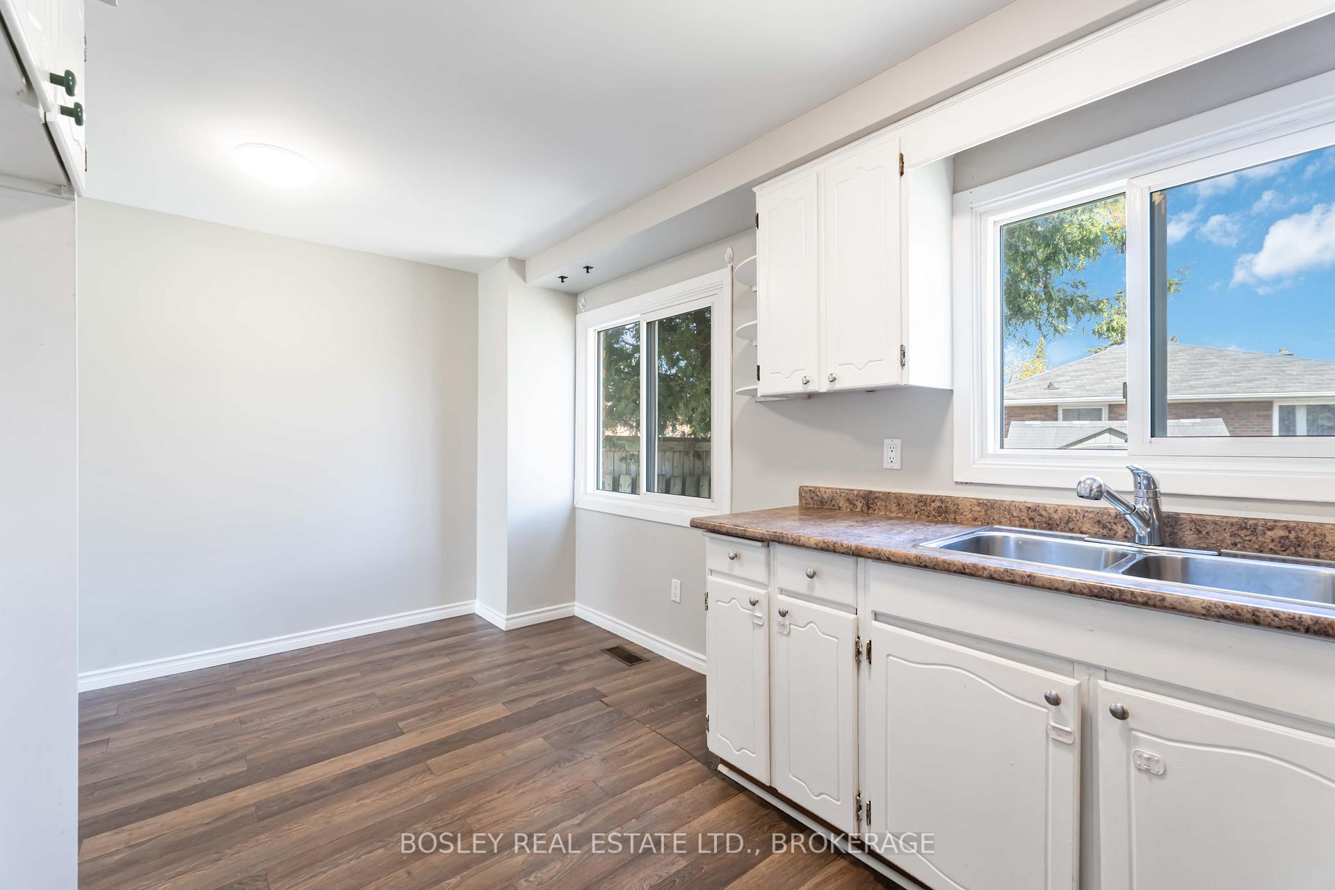 Photo 13 of 2 Crescentwood Drive, St. Catharines, Lakeport — HOMEH