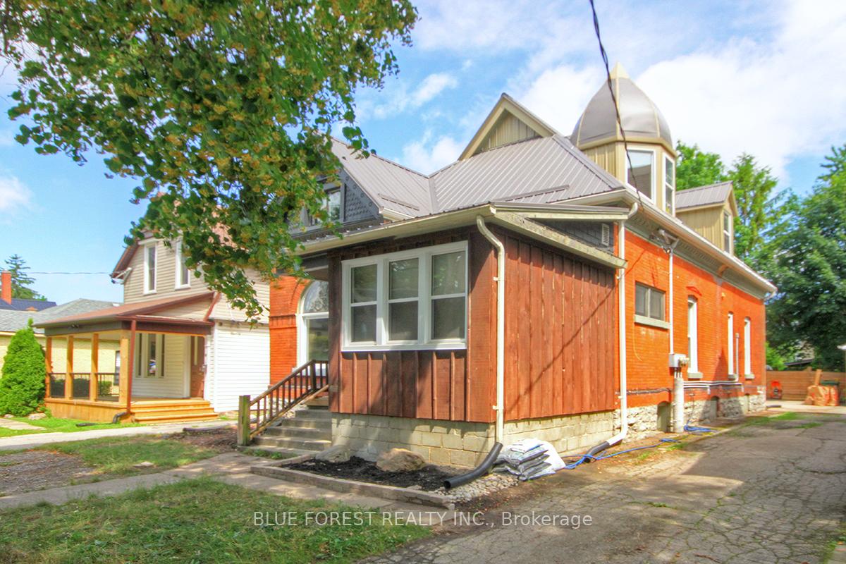 Photo 3 of 89 Gladstone Avenue, St. Thomas — HOMEH