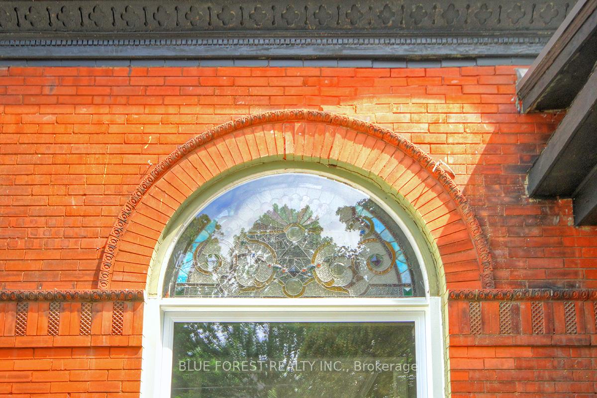 Photo 4 of 89 Gladstone Avenue, St. Thomas — HOMEH