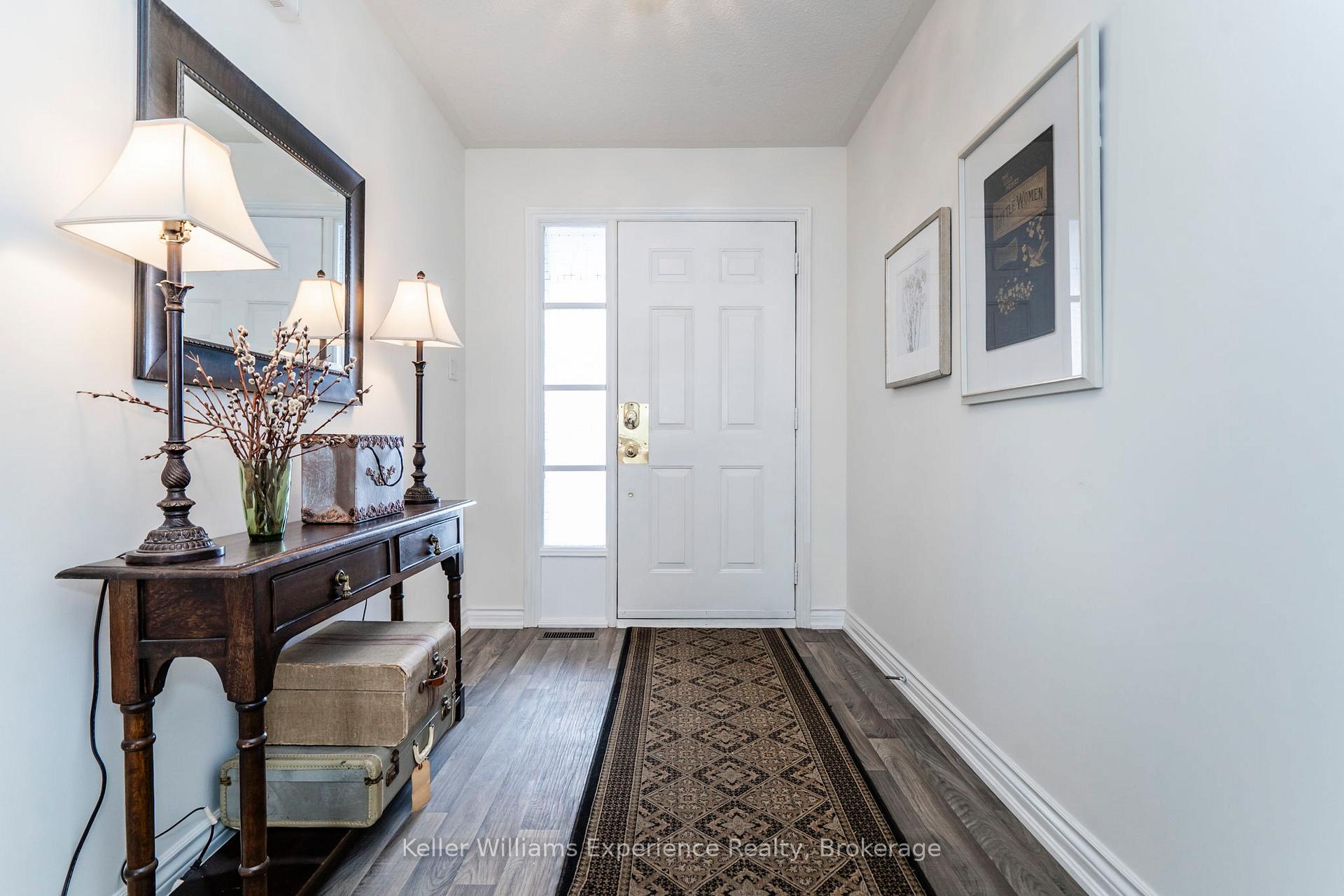 Photo 3 of 18 Archer Crescent, Springwater, Elmvale — HOMEH