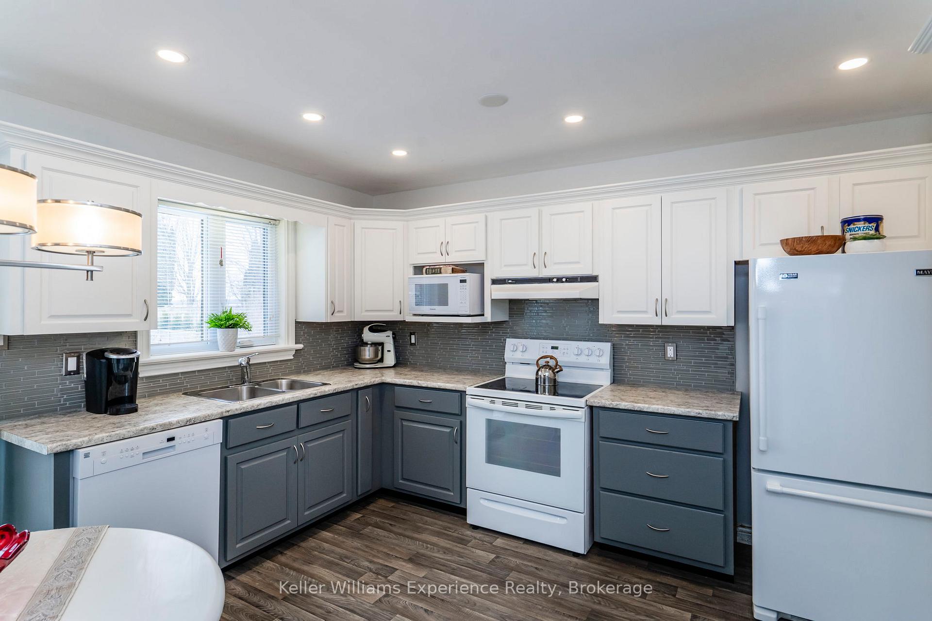 Photo 6 of 18 Archer Crescent, Springwater, Elmvale — HOMEH