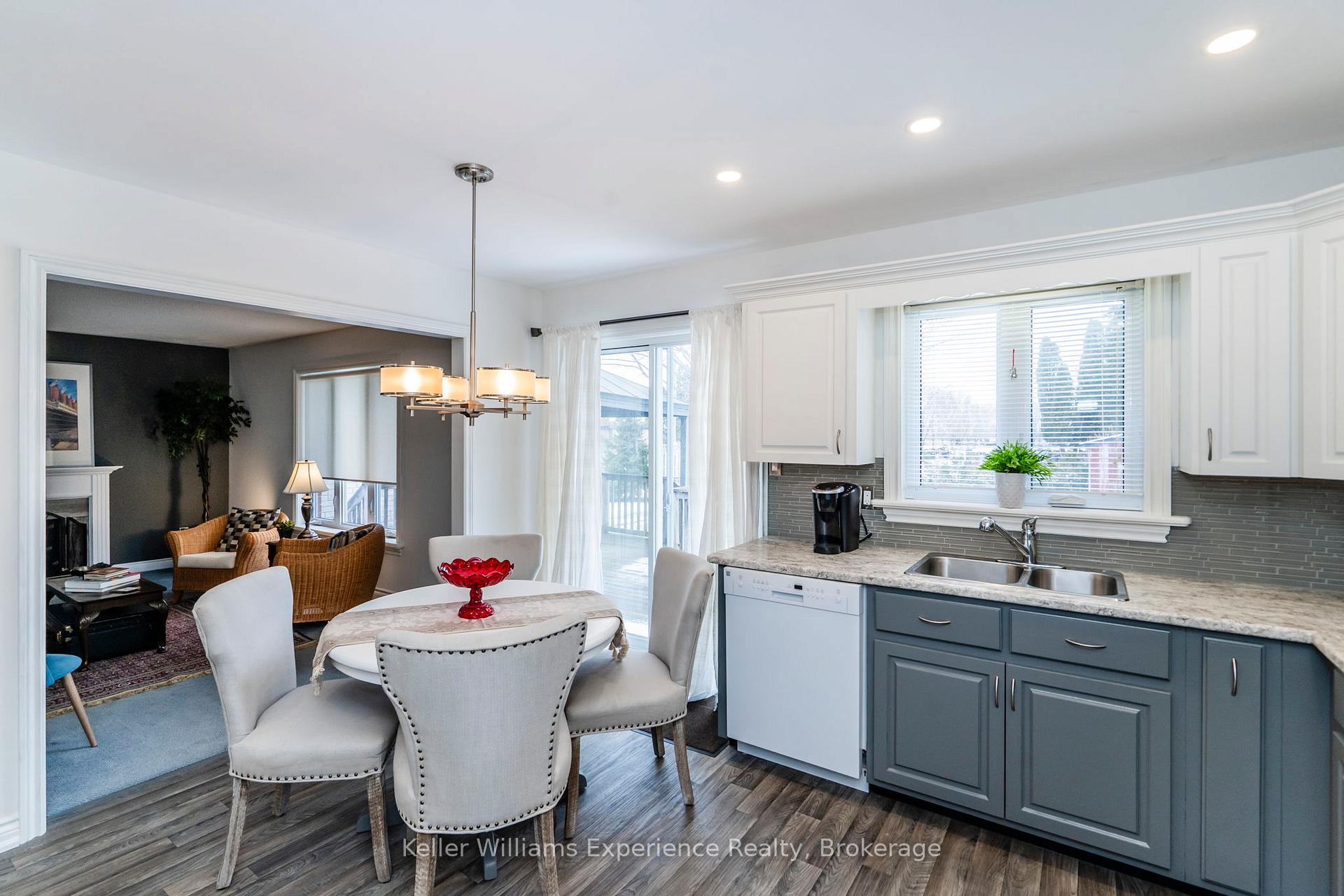 Photo 8 of 18 Archer Crescent, Springwater, Elmvale — HOMEH
