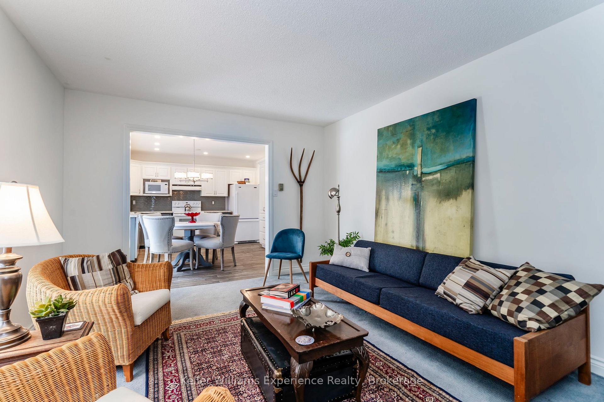 Photo 13 of 18 Archer Crescent, Springwater, Elmvale — HOMEH