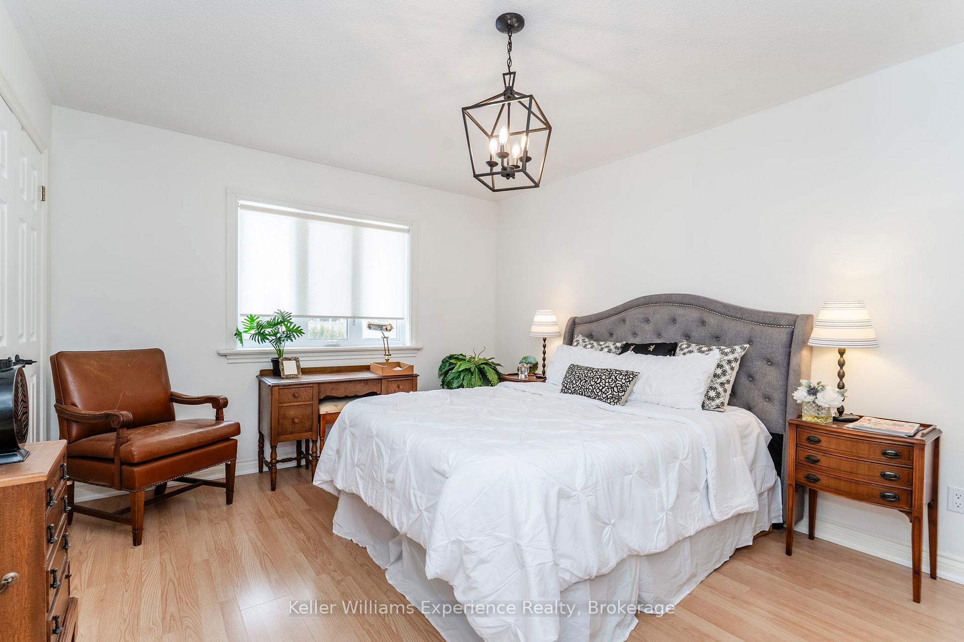 Photo 14 of 18 Archer Crescent, Springwater, Elmvale — HOMEH