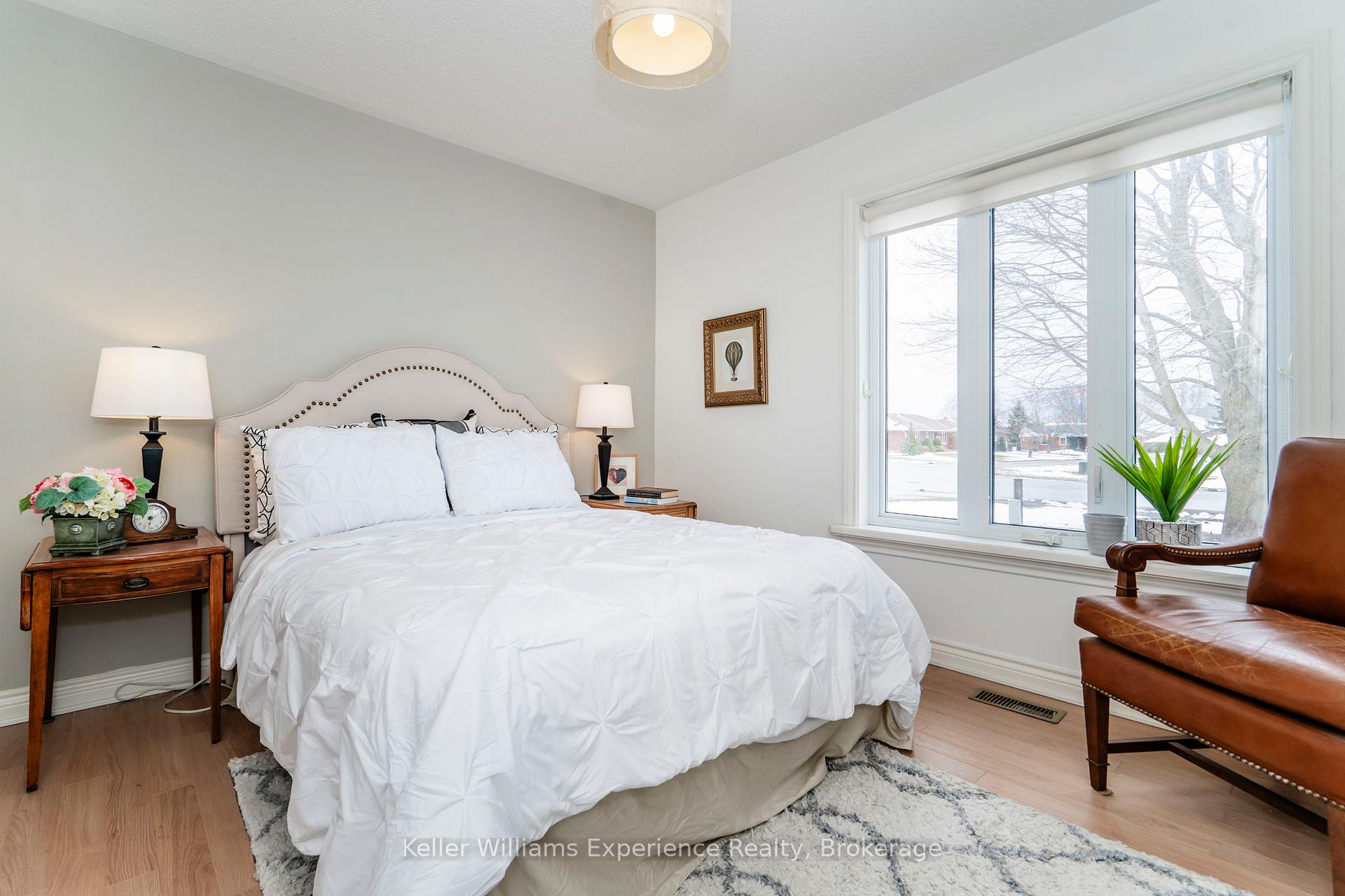 Photo 20 of 18 Archer Crescent, Springwater, Elmvale — HOMEH