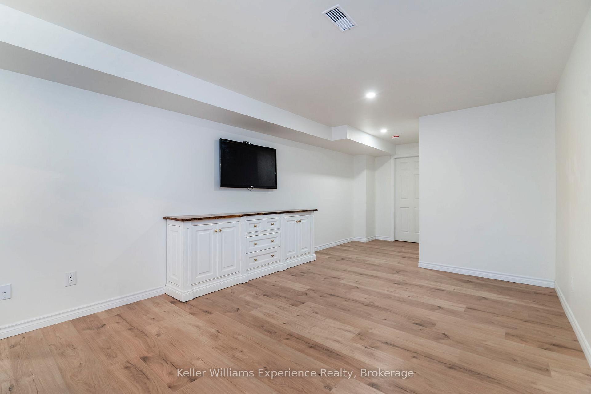 Photo 29 of 18 Archer Crescent, Springwater, Elmvale — HOMEH