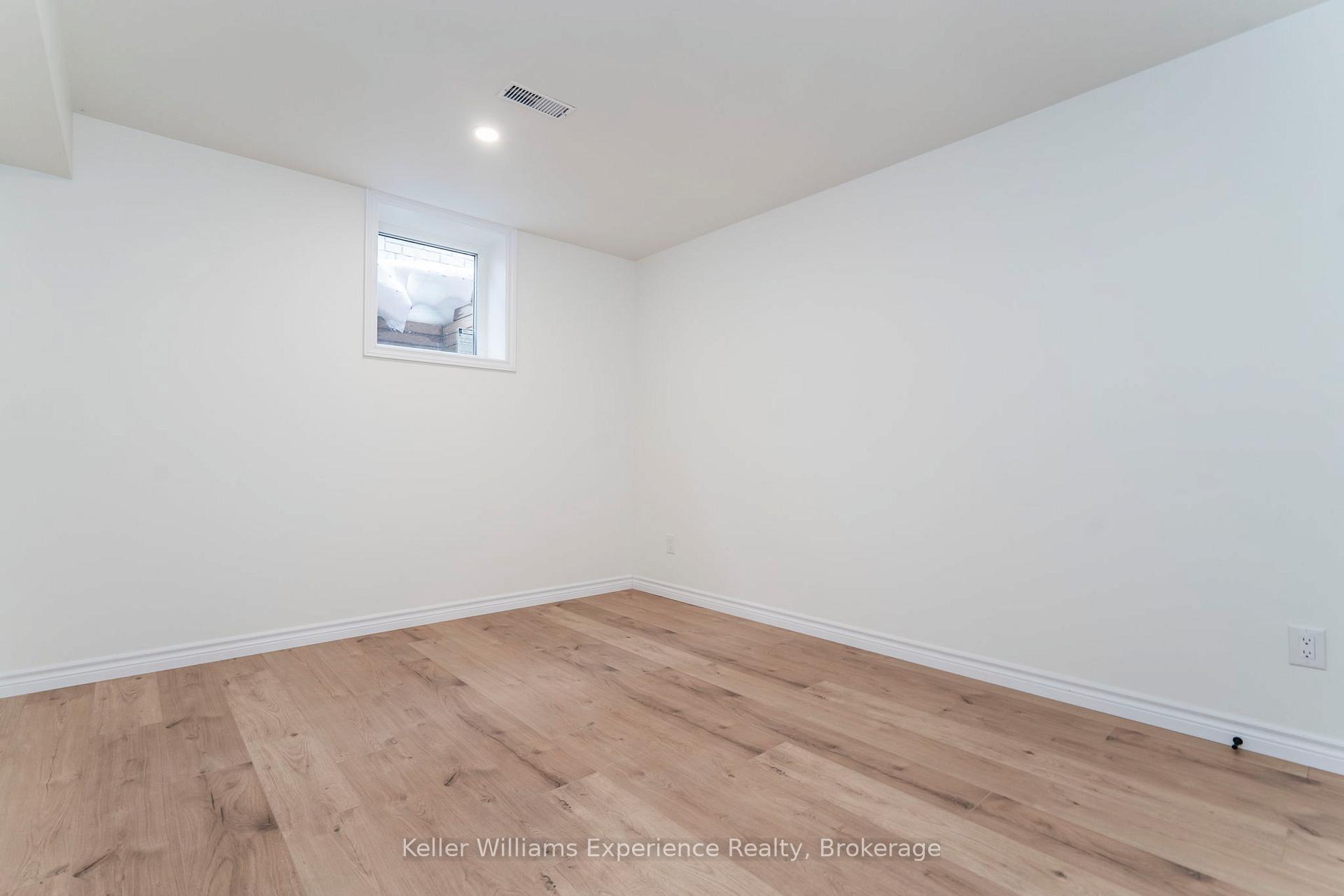 Photo 33 of 18 Archer Crescent, Springwater, Elmvale — HOMEH