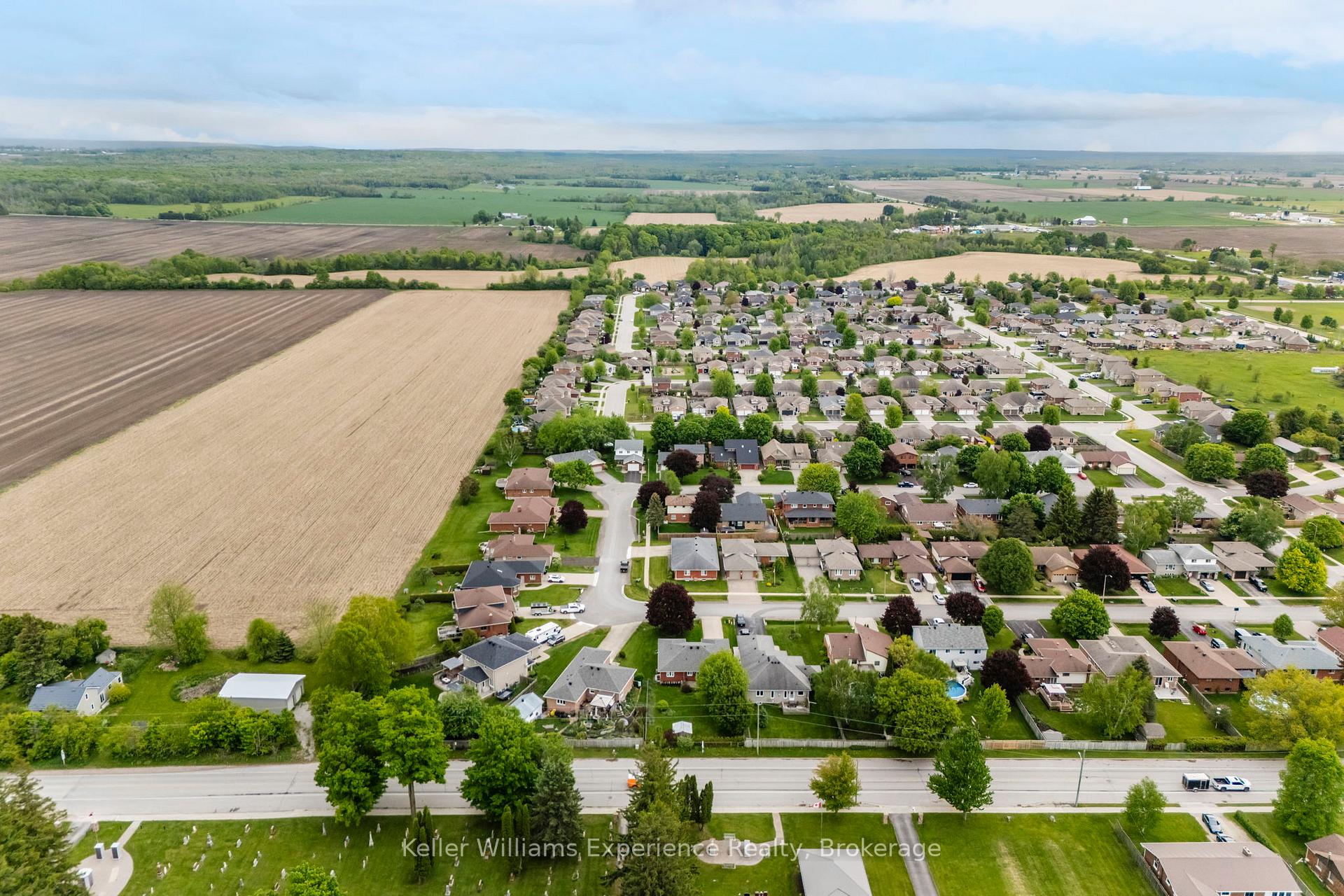 Photo 48 of 18 Archer Crescent, Springwater, Elmvale — HOMEH